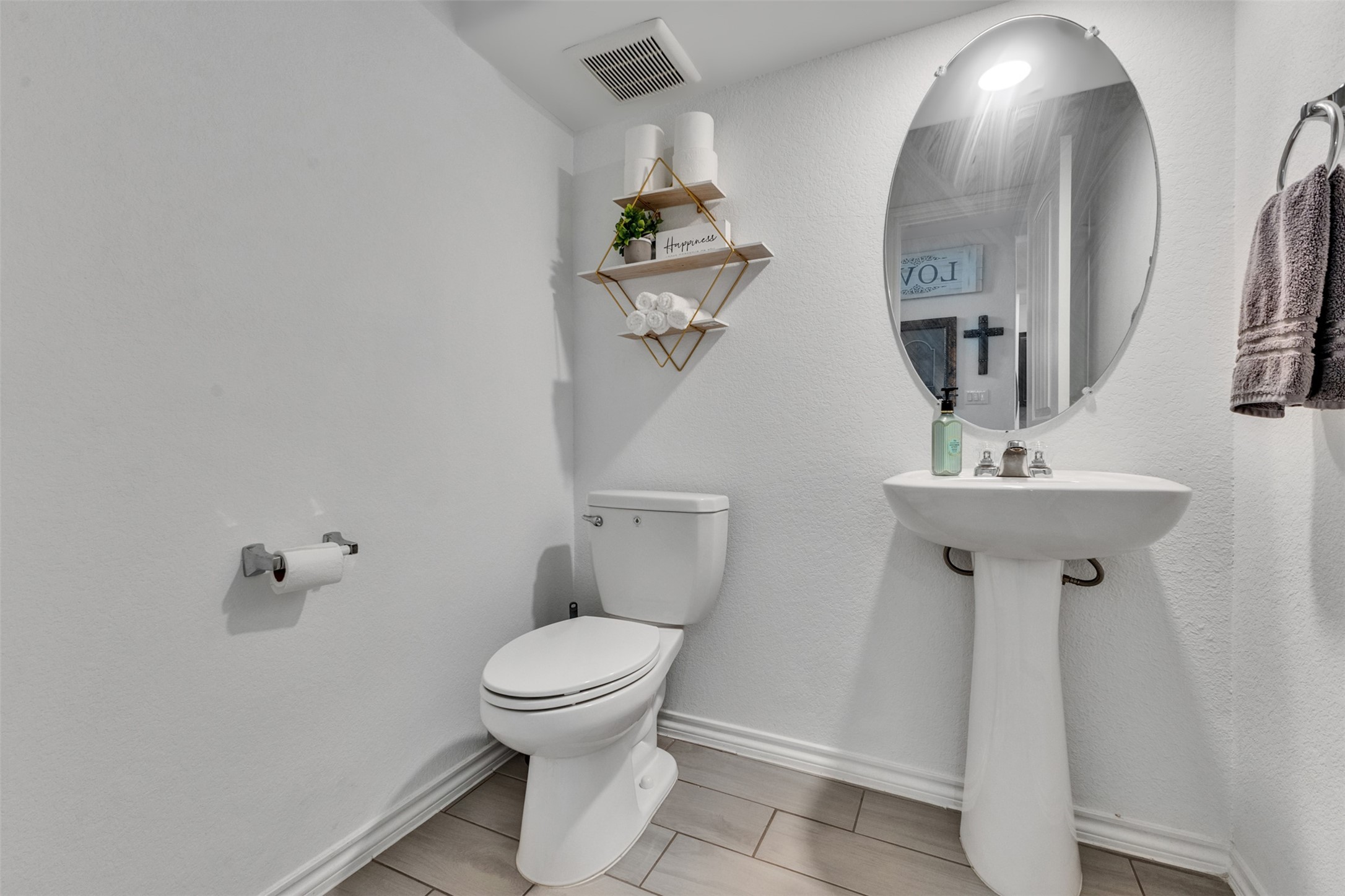 First floor powder room!