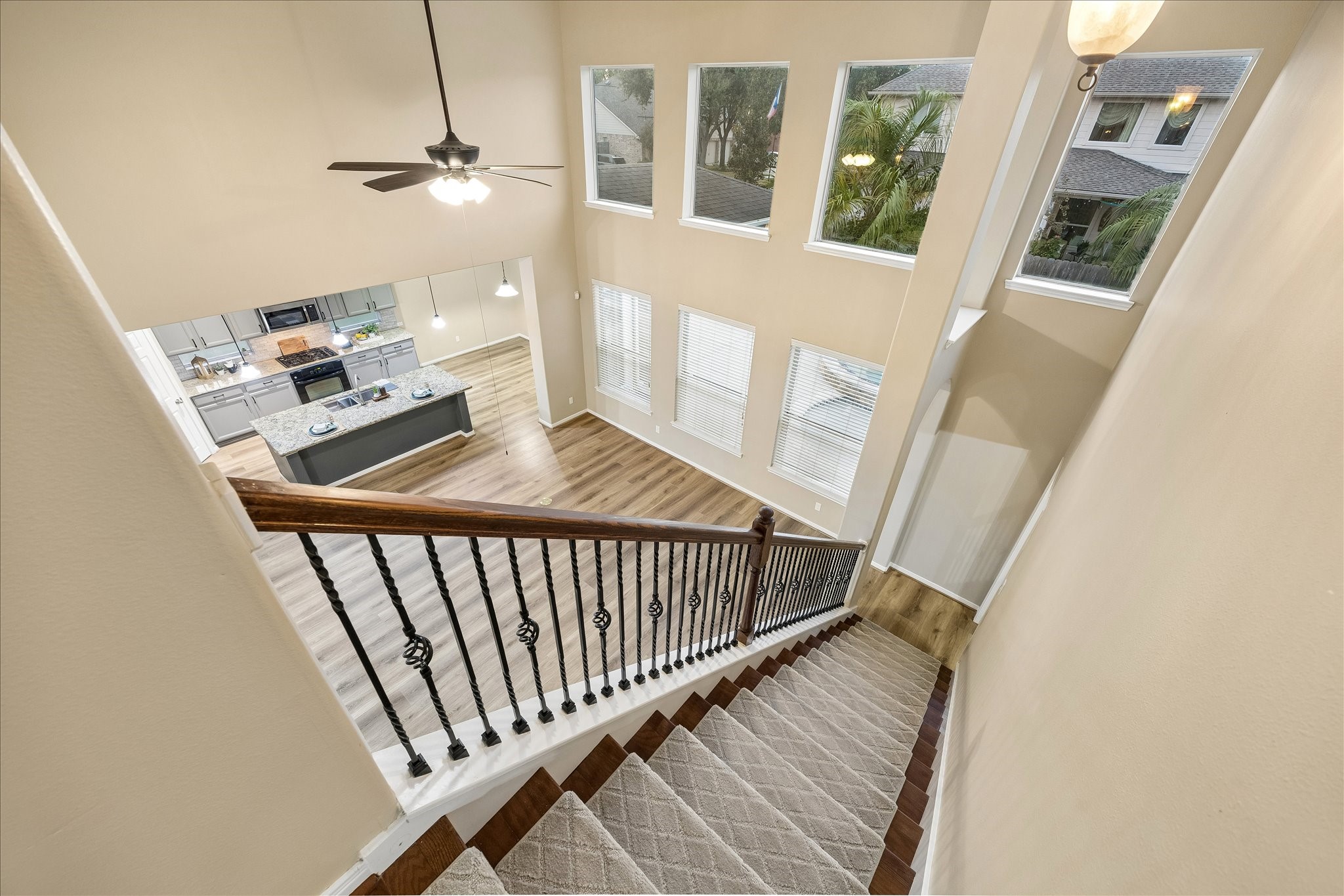 Very high ceilings with TONS of natural light!