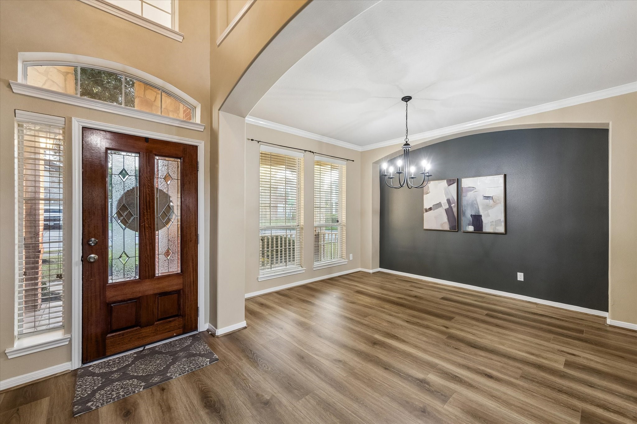 Very large formal dining.