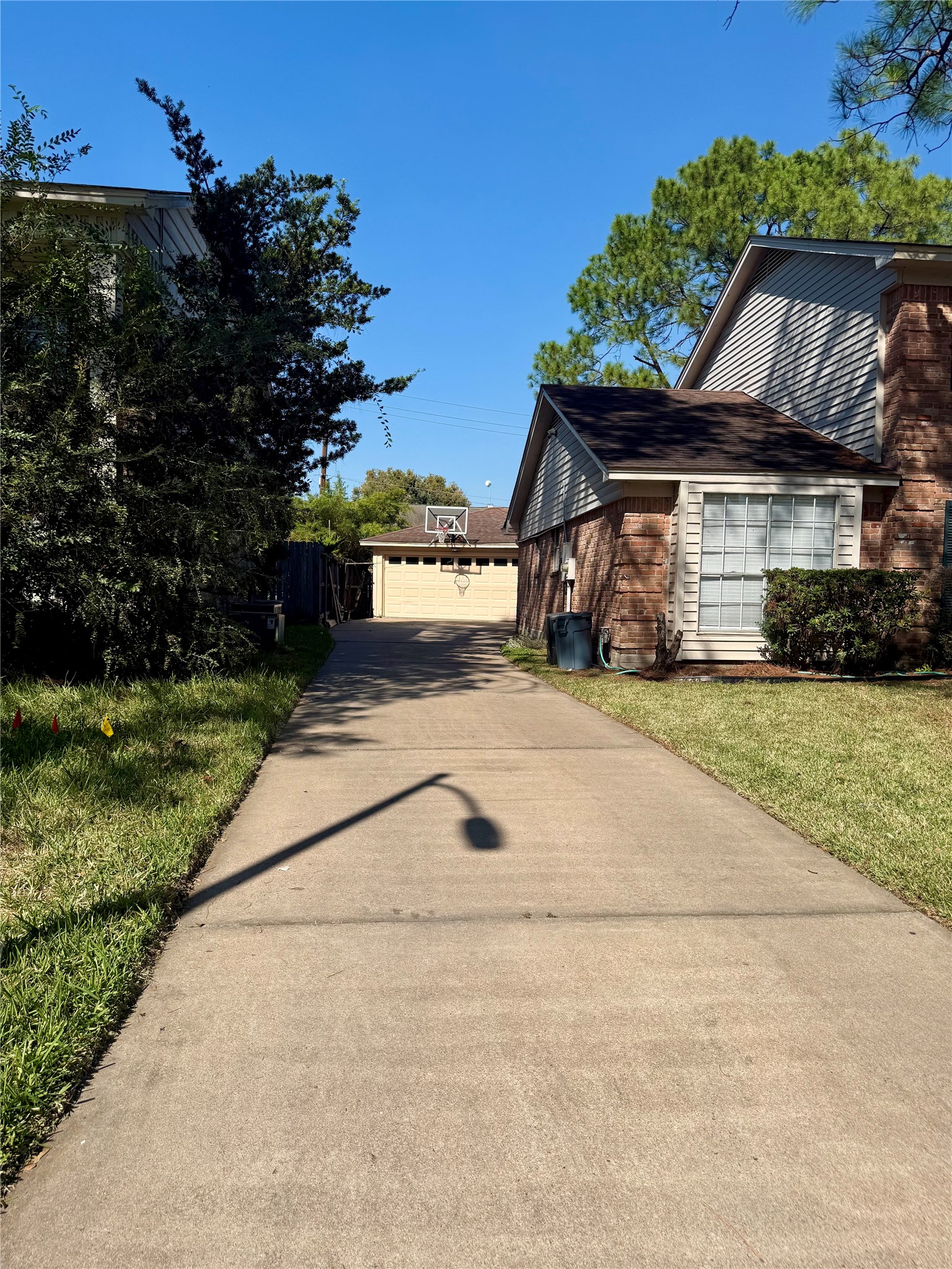 10818 Chevy Chase Drive, Houston, TX 77042