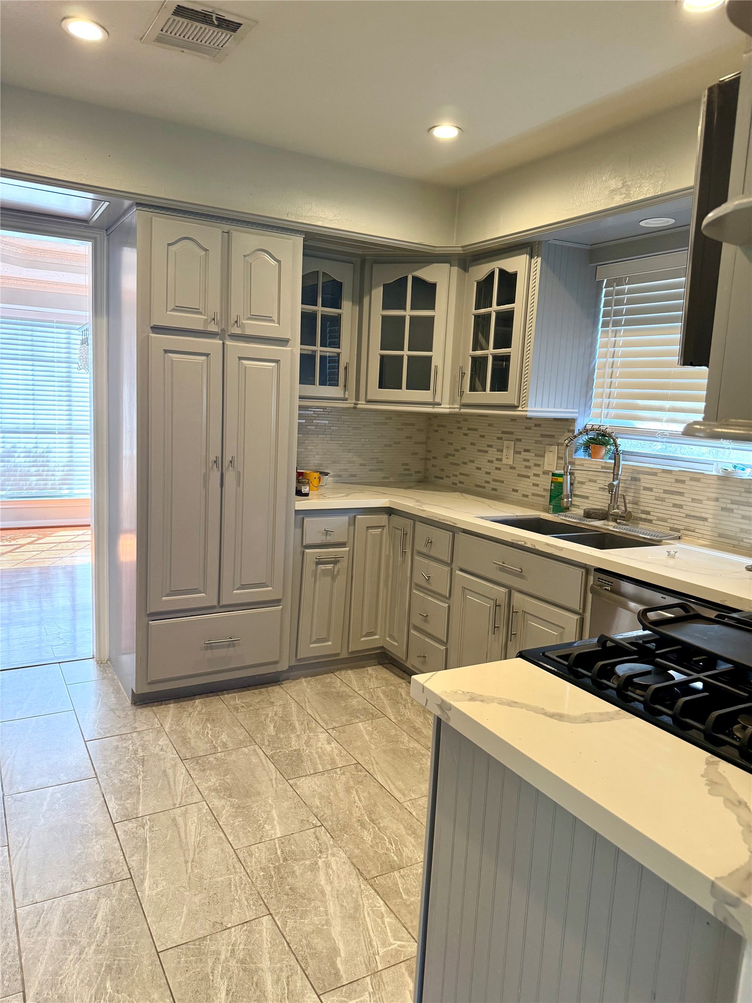 10818 Chevy Chase Drive, Houston, TX 77042