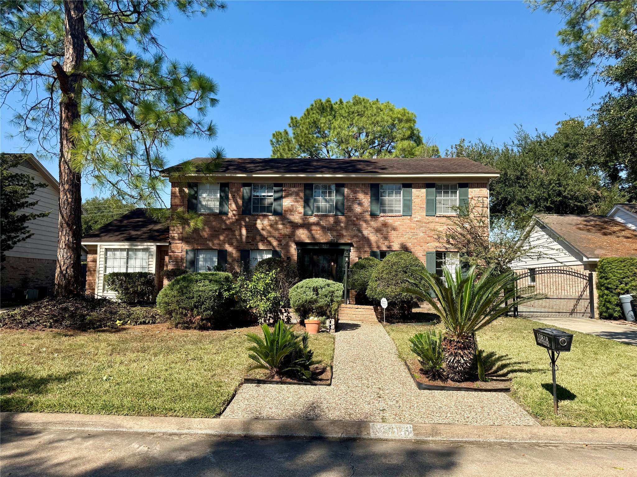 10818 Chevy Chase Drive, Houston, TX 77042