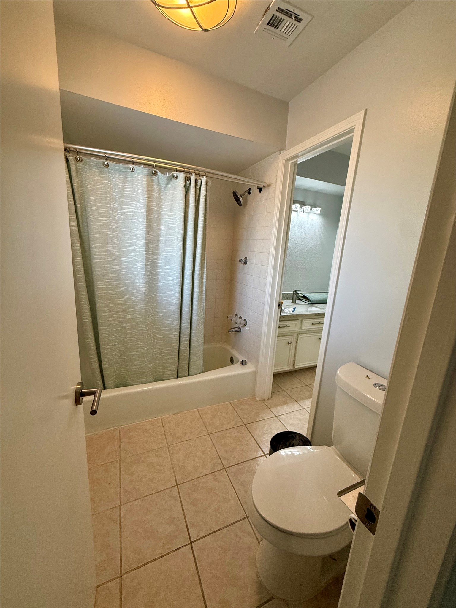 10818 Chevy Chase Drive, Houston, TX 77042