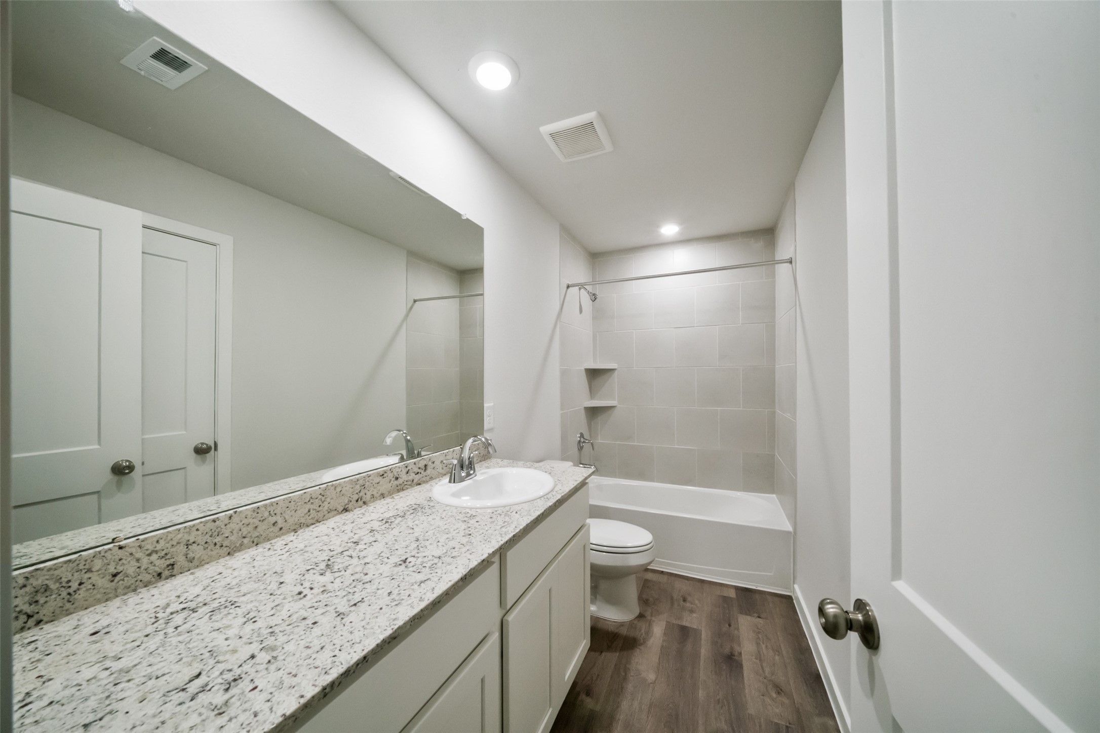 496 Shoreview Drive, Conroe, TX 77303