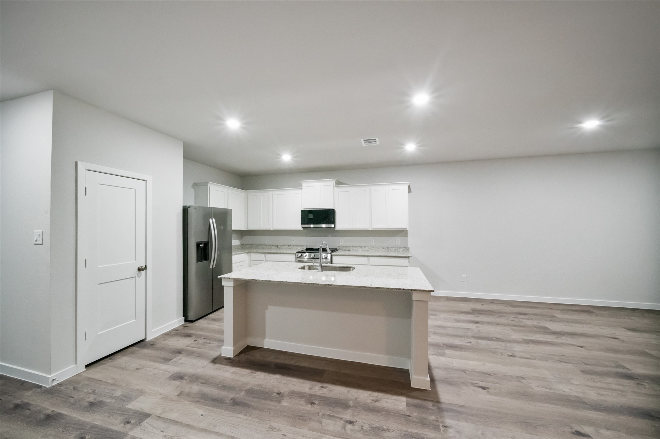 496 Shoreview Drive, Conroe, TX 77303