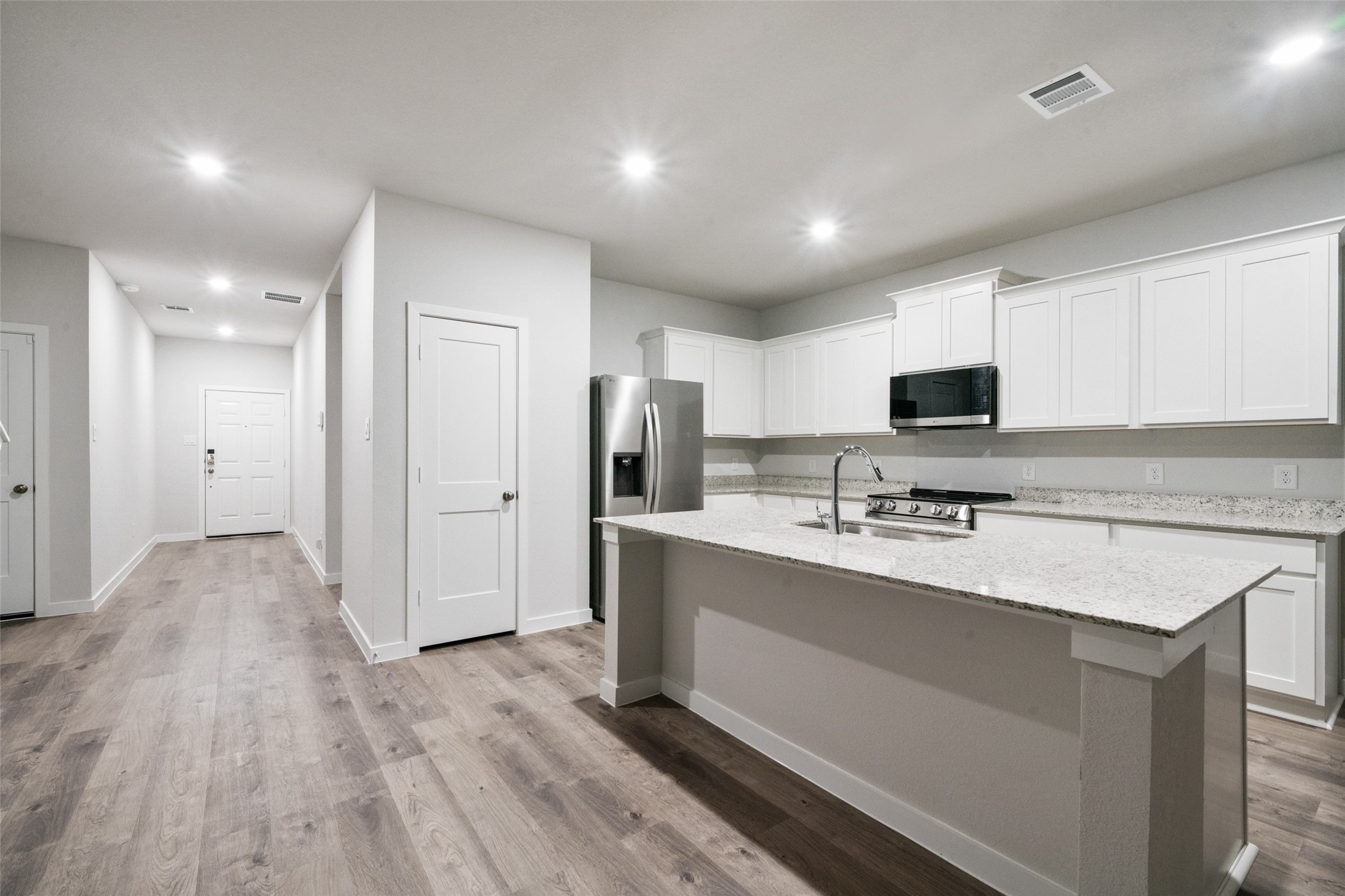 496 Shoreview Drive, Conroe, TX 77303