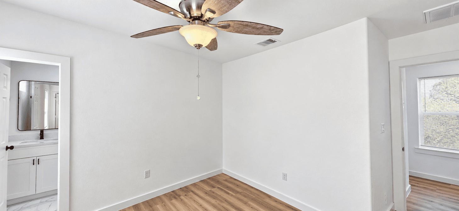 1052 North Ln Unit B, Houston, TX 77088