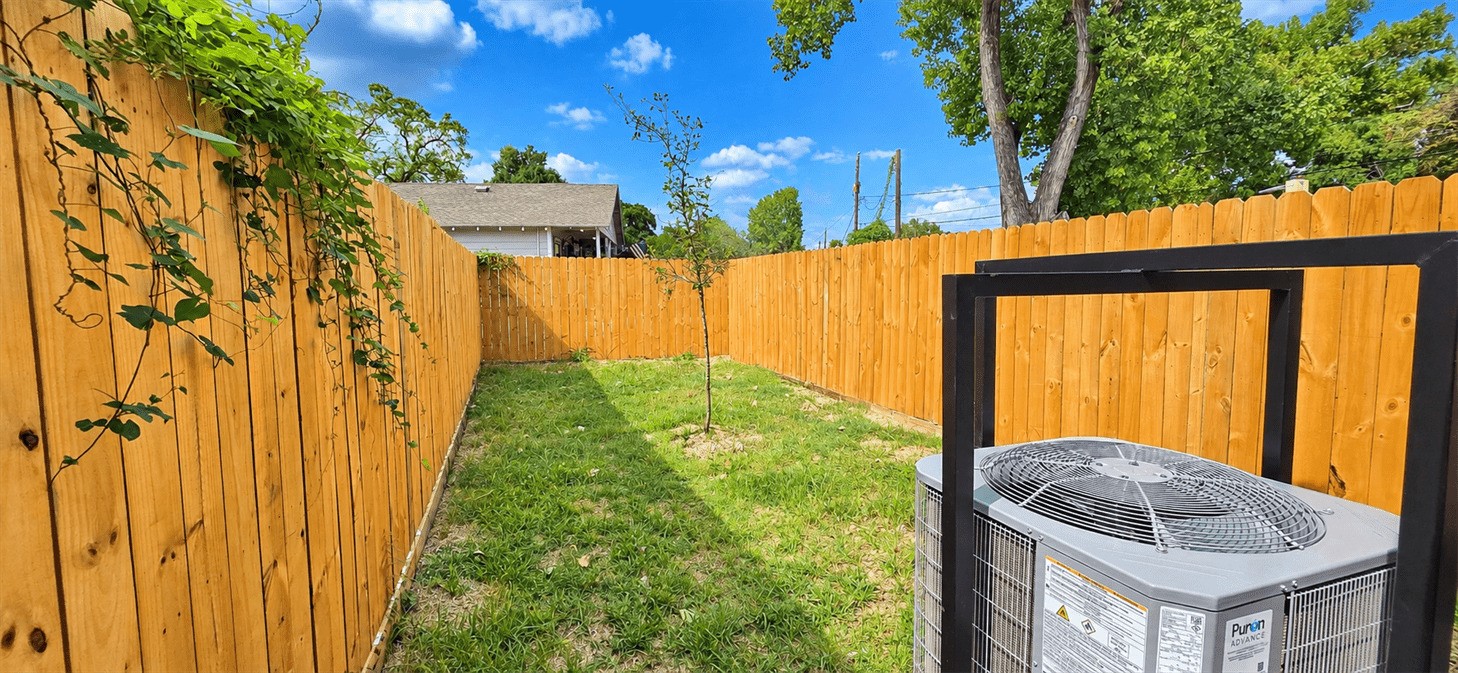 1052 North Ln Unit B, Houston, TX 77088