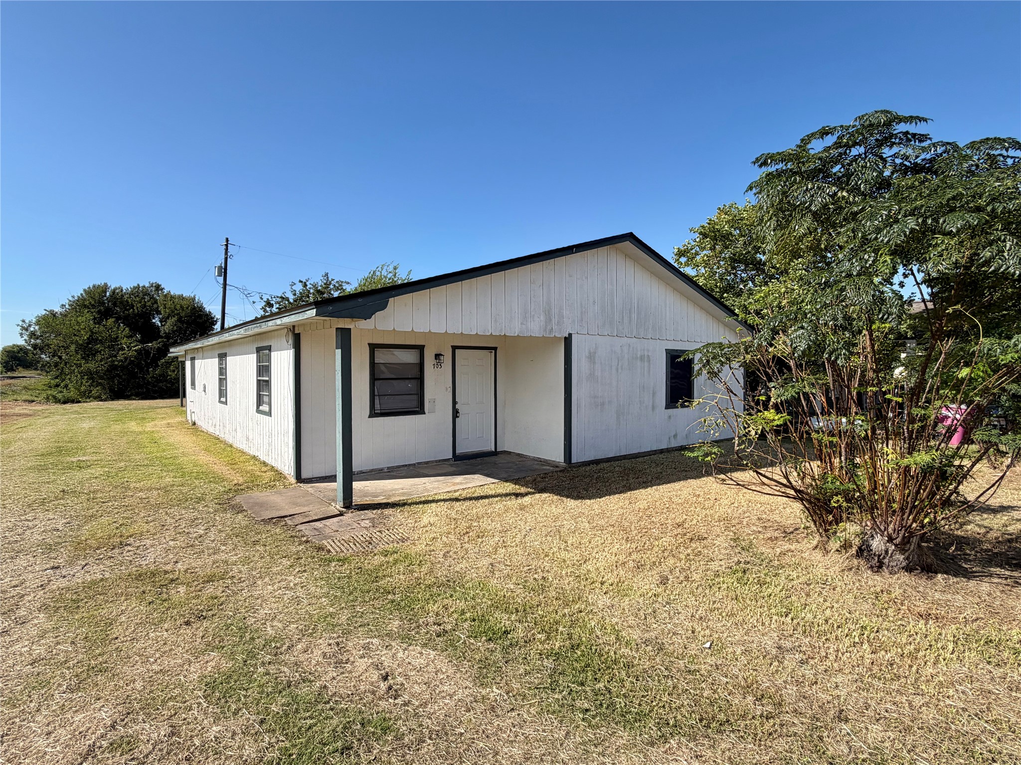 703 W 4th Street, Freeport, TX 77541