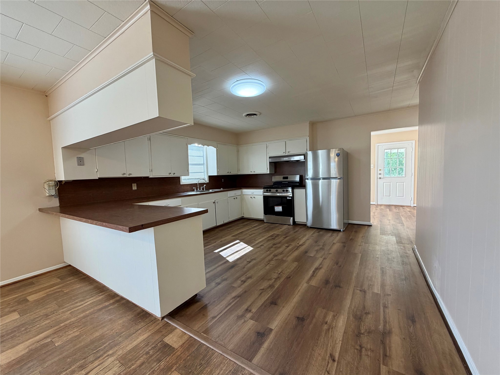 703 W 4th Street, Freeport, TX 77541