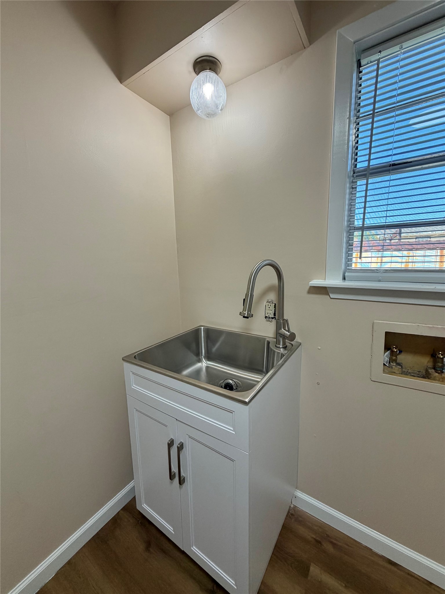 703 W 4th Street, Freeport, TX 77541