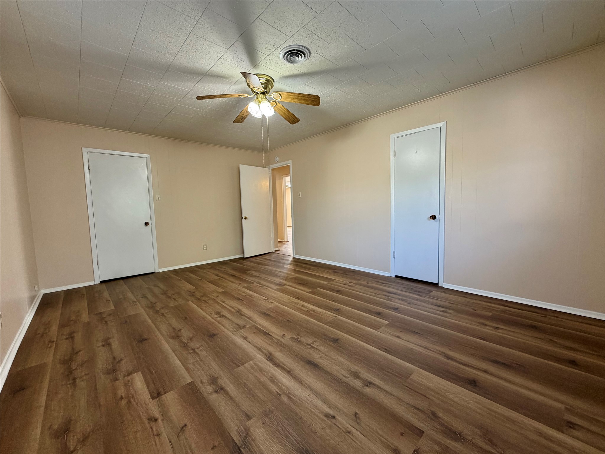 703 W 4th Street, Freeport, TX 77541