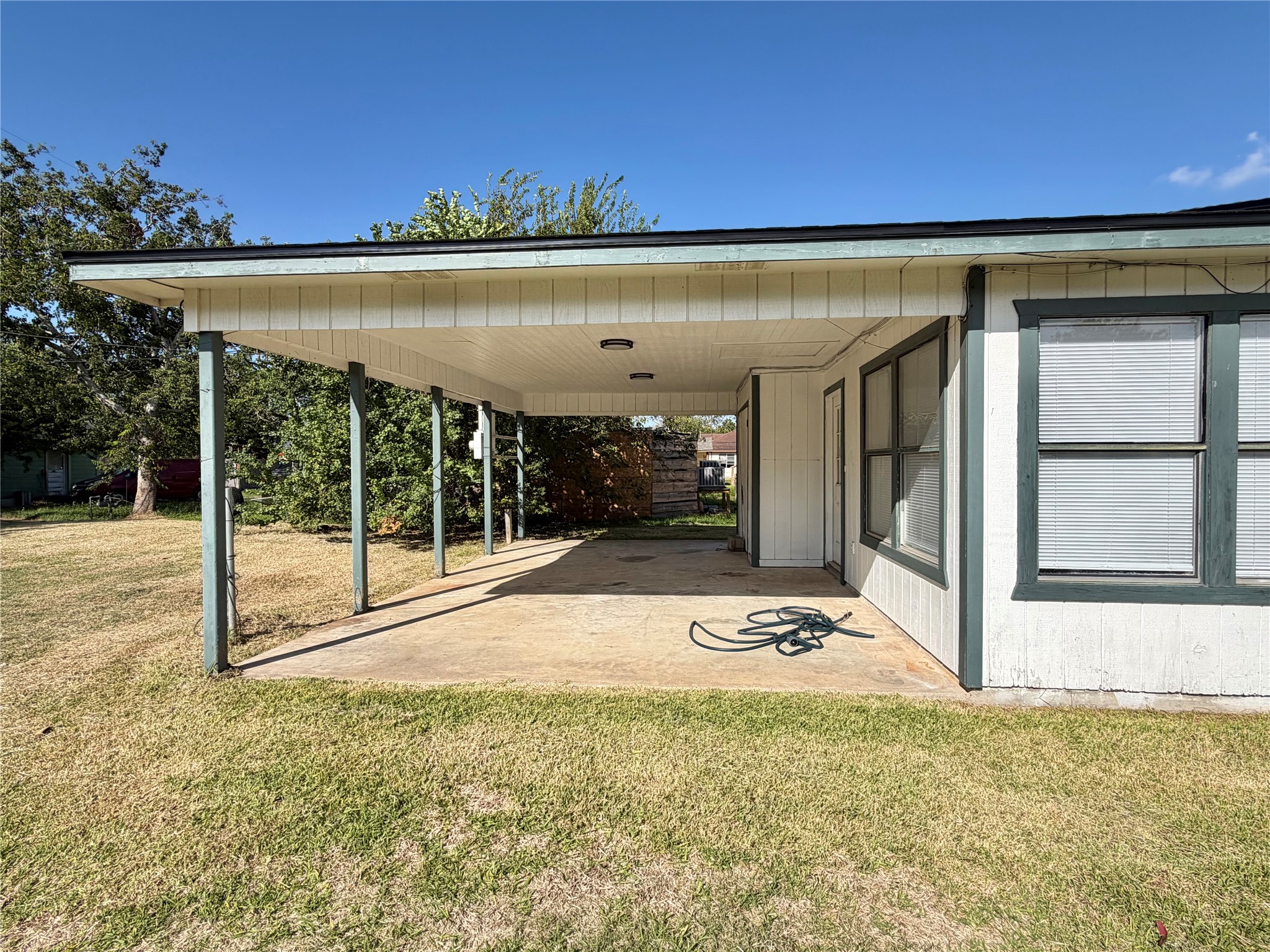 703 W 4th Street, Freeport, TX 77541