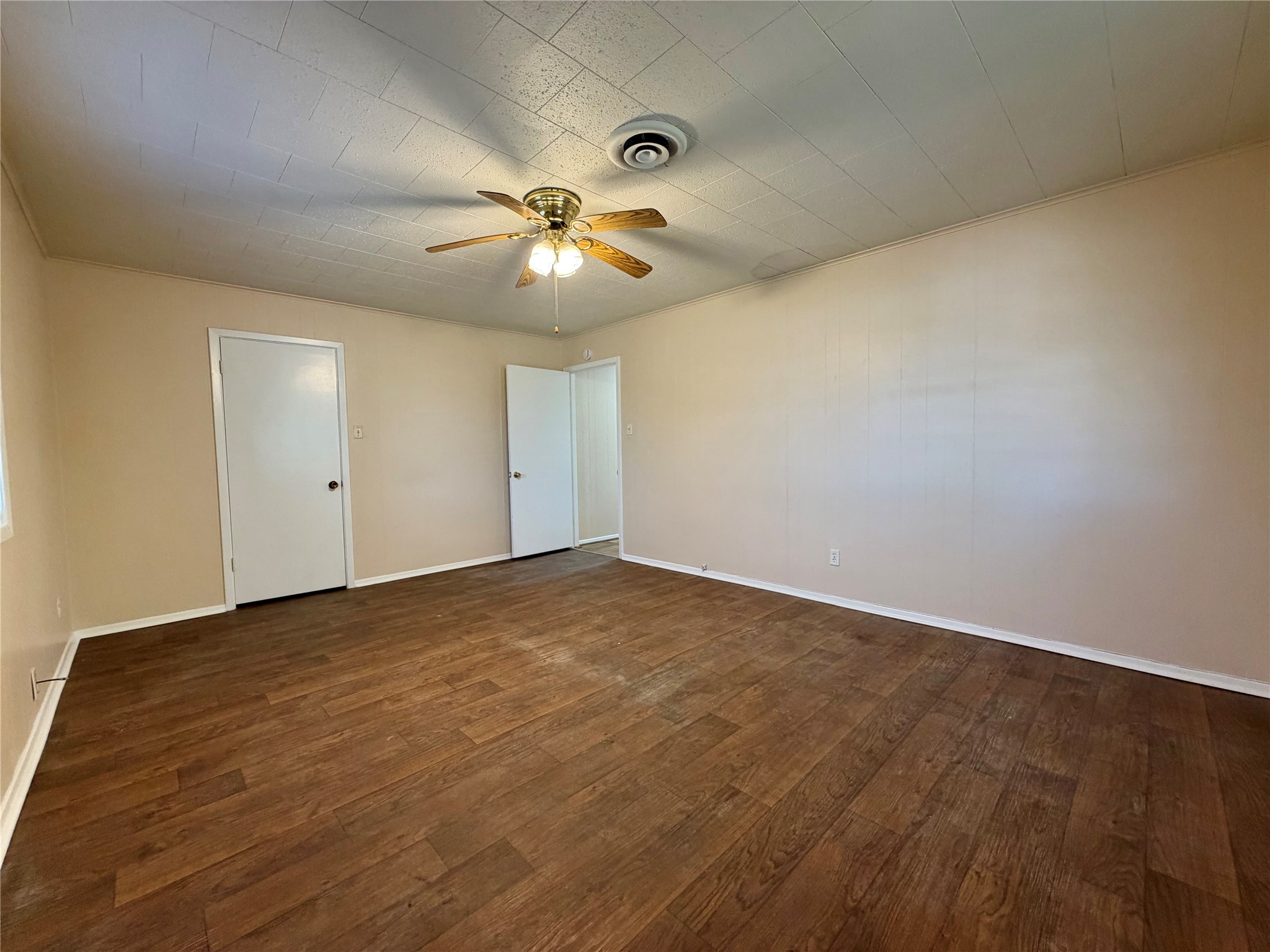 703 W 4th Street, Freeport, TX 77541