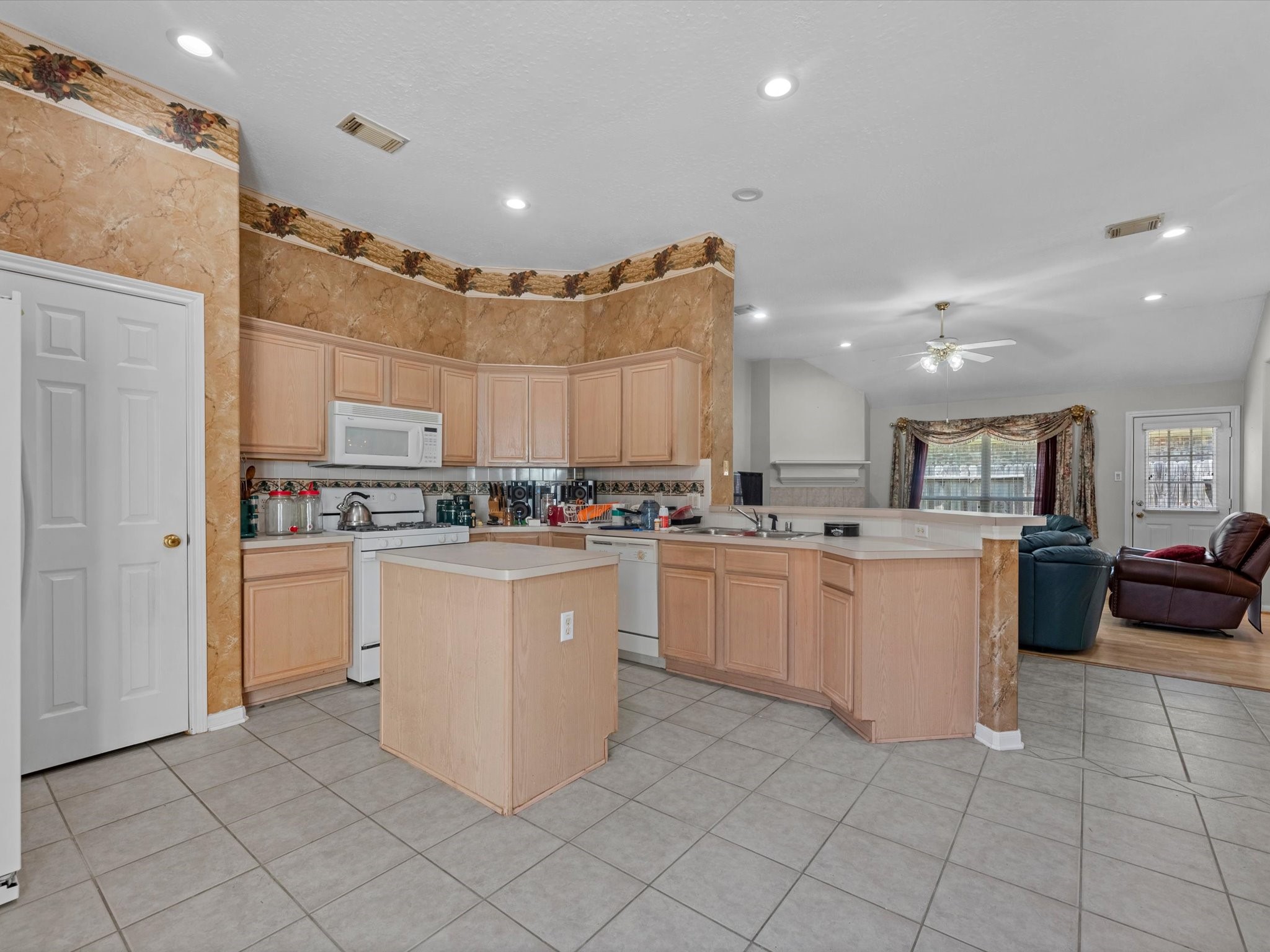 18707 Candle Park Drive, Spring, TX 77388