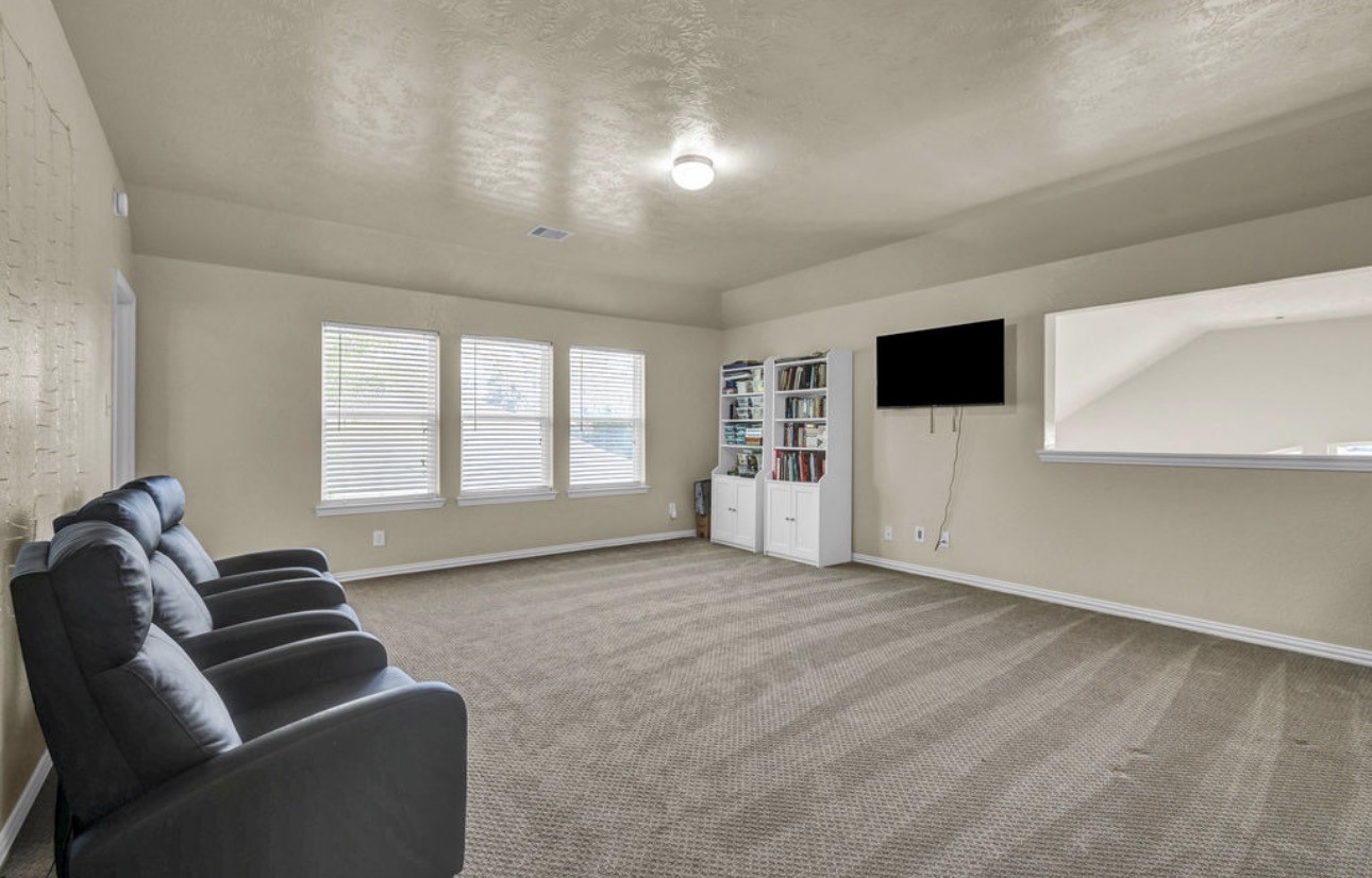 203 Canvasback Drive, Clute, TX 77531