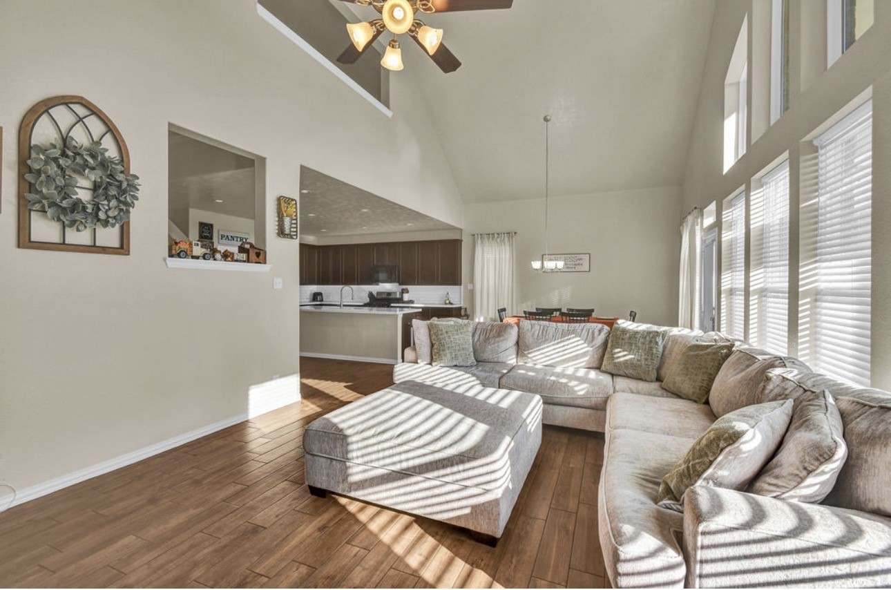 203 Canvasback Drive, Clute, TX 77531