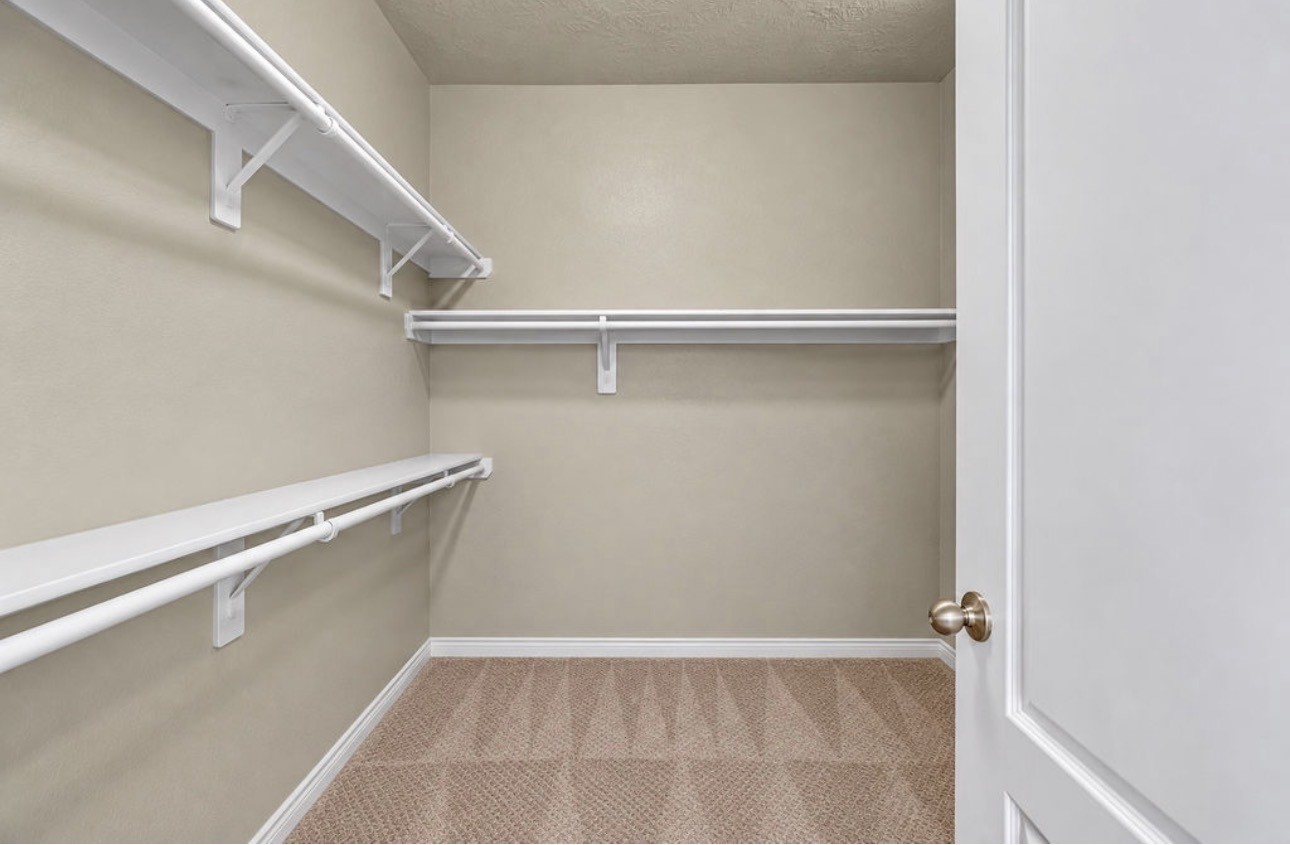 203 Canvasback Drive, Clute, TX 77531