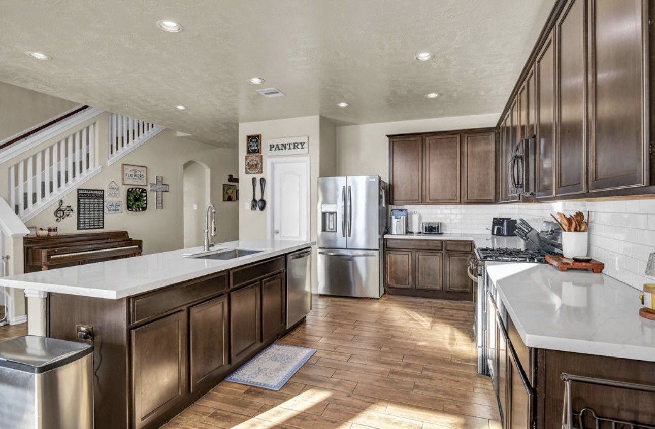 203 Canvasback Drive, Clute, TX 77531 203 Canvasback Drive, Clute, TX 77531