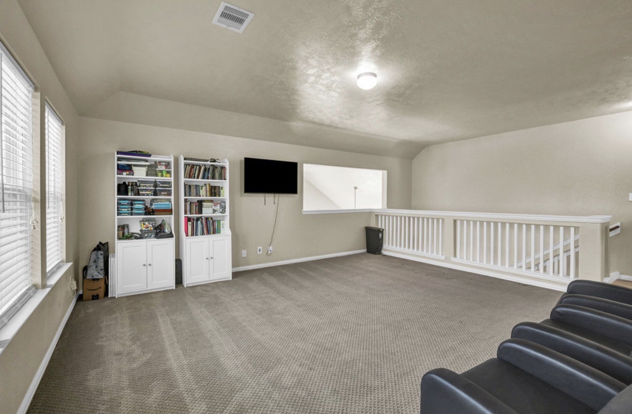 203 Canvasback Drive, Clute, TX 77531