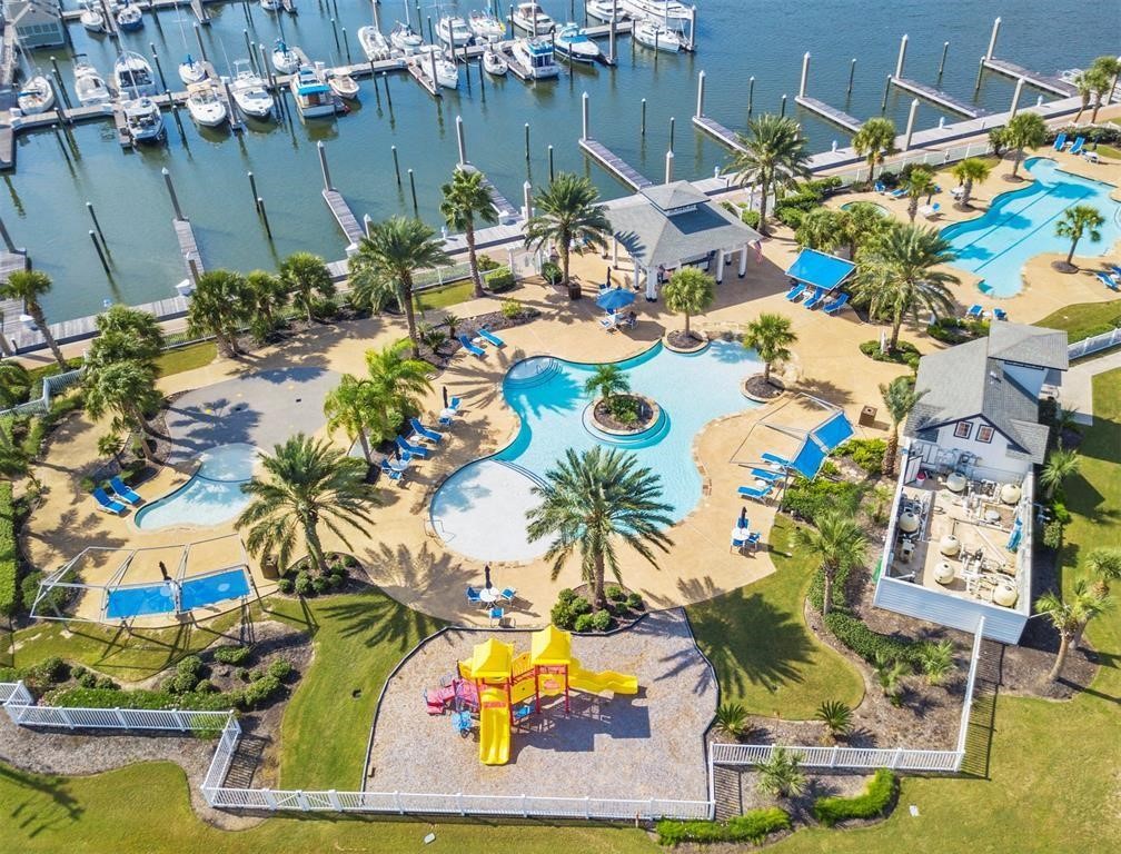 7 Shell Key, Hitchcock, TX 77563