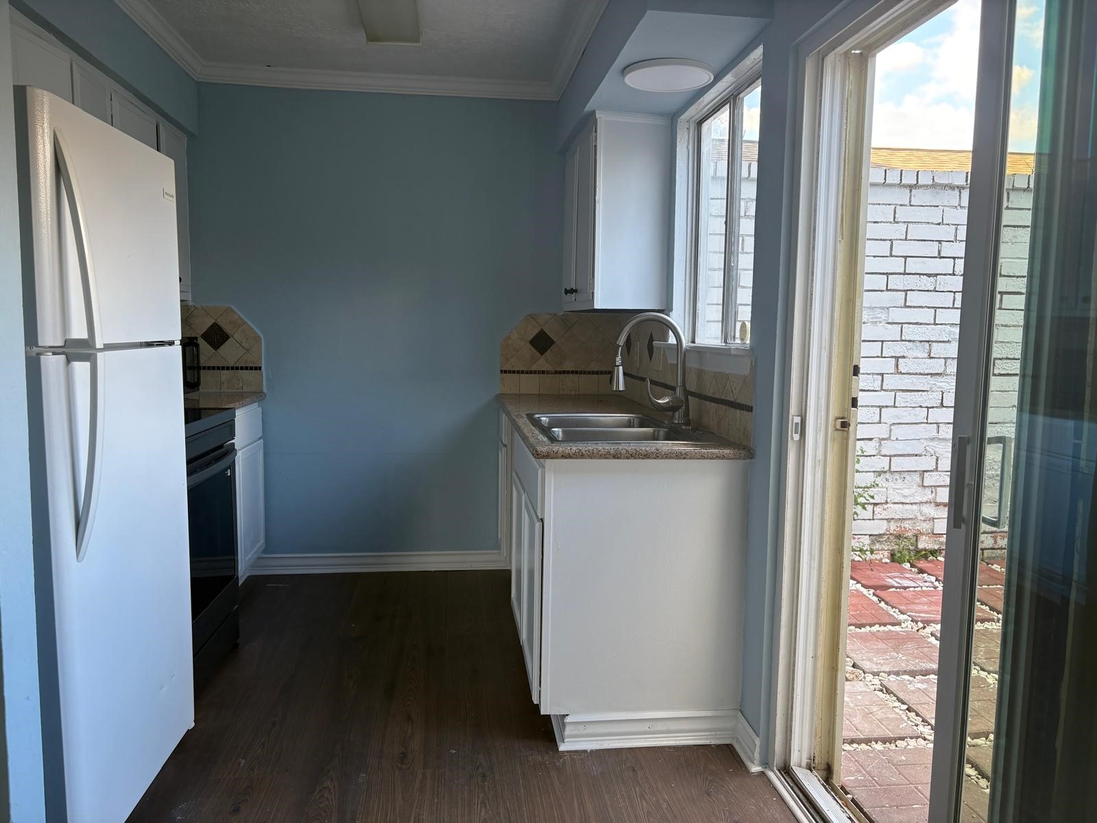 6326 S Briar Bayou Dr, Houston, TX 77072