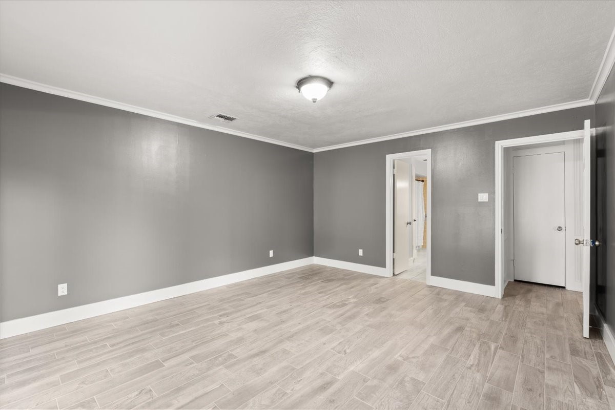 2106 Thousand Pines Drive, Houston, TX 77339