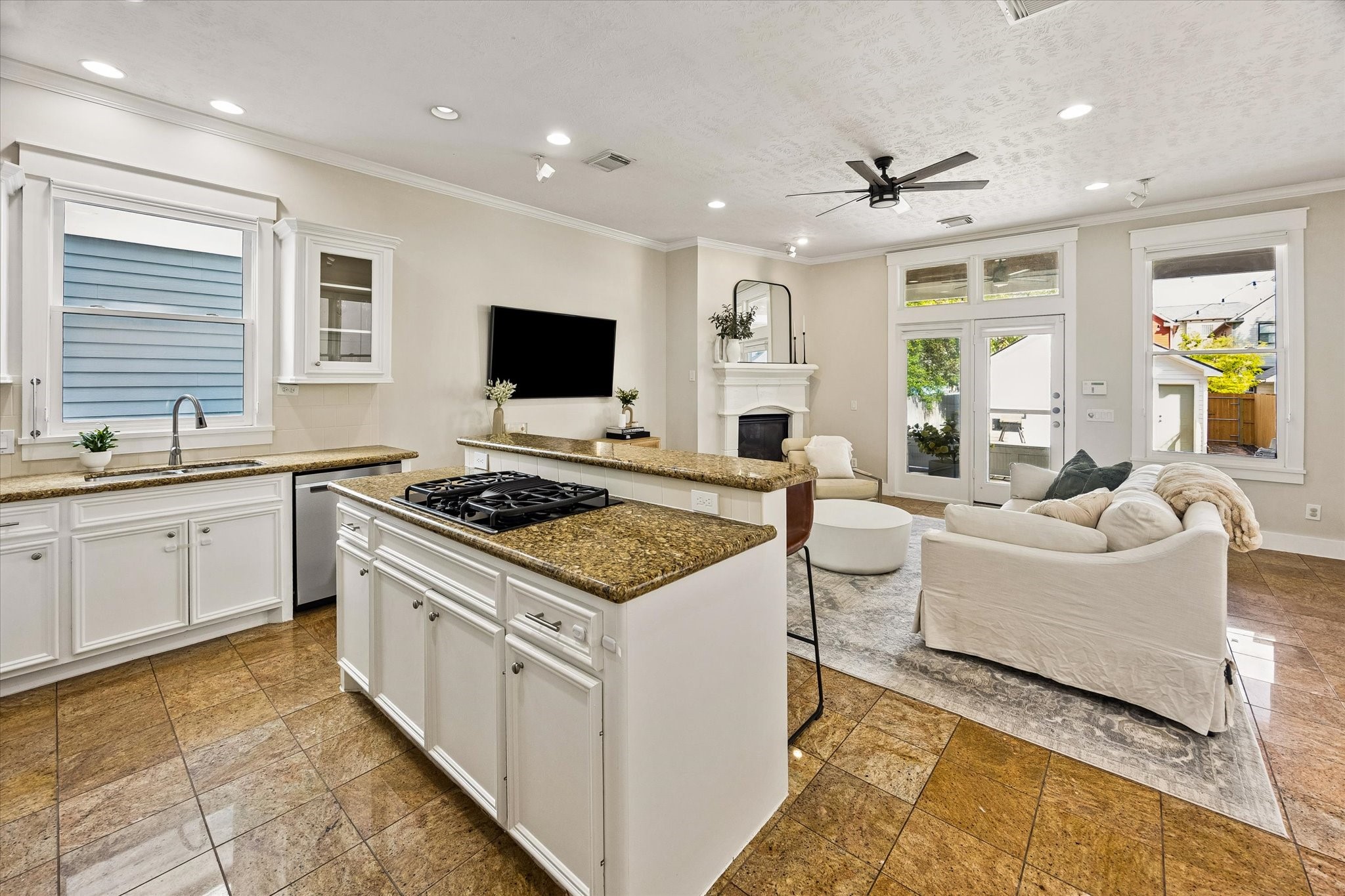 1235 W 21st Street, Houston, TX 77008