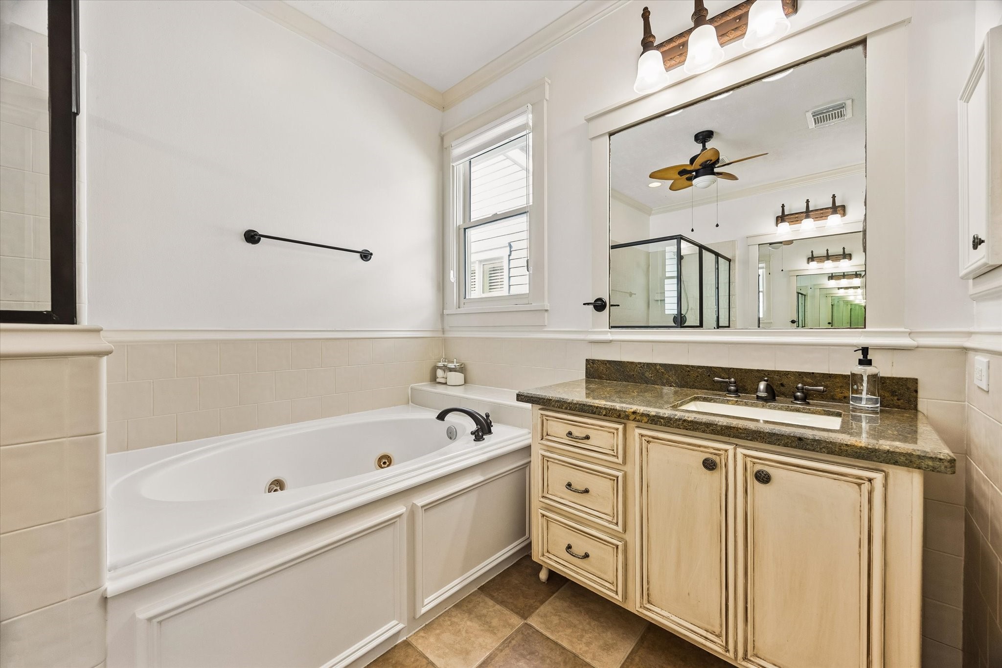 1235 W 21st Street, Houston, TX 77008