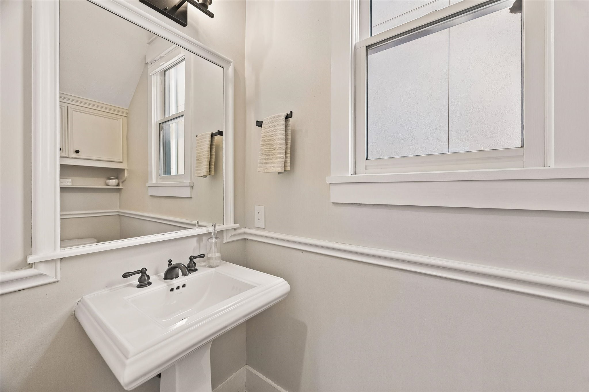 1235 W 21st Street, Houston, TX 77008