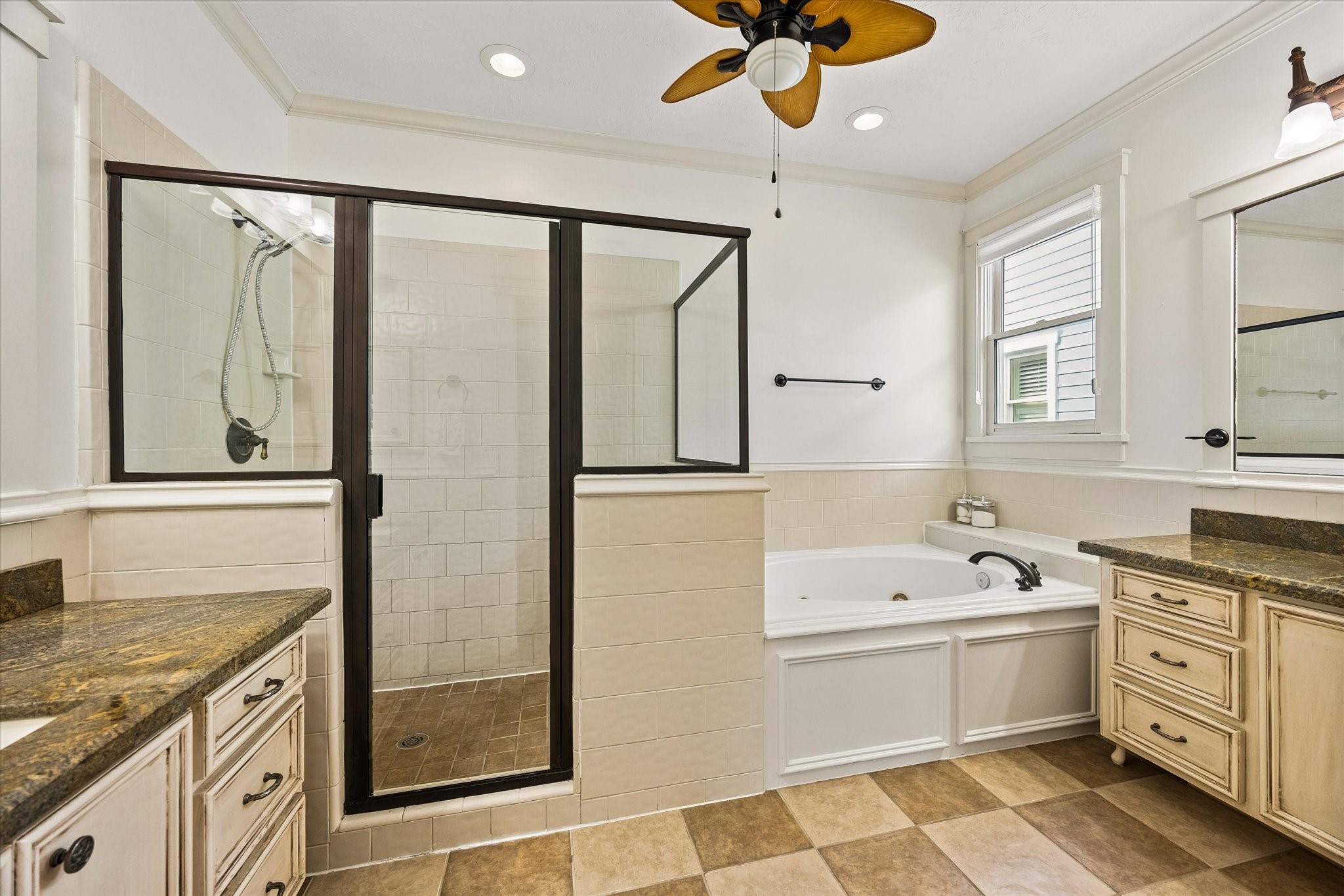 1235 W 21st Street, Houston, TX 77008