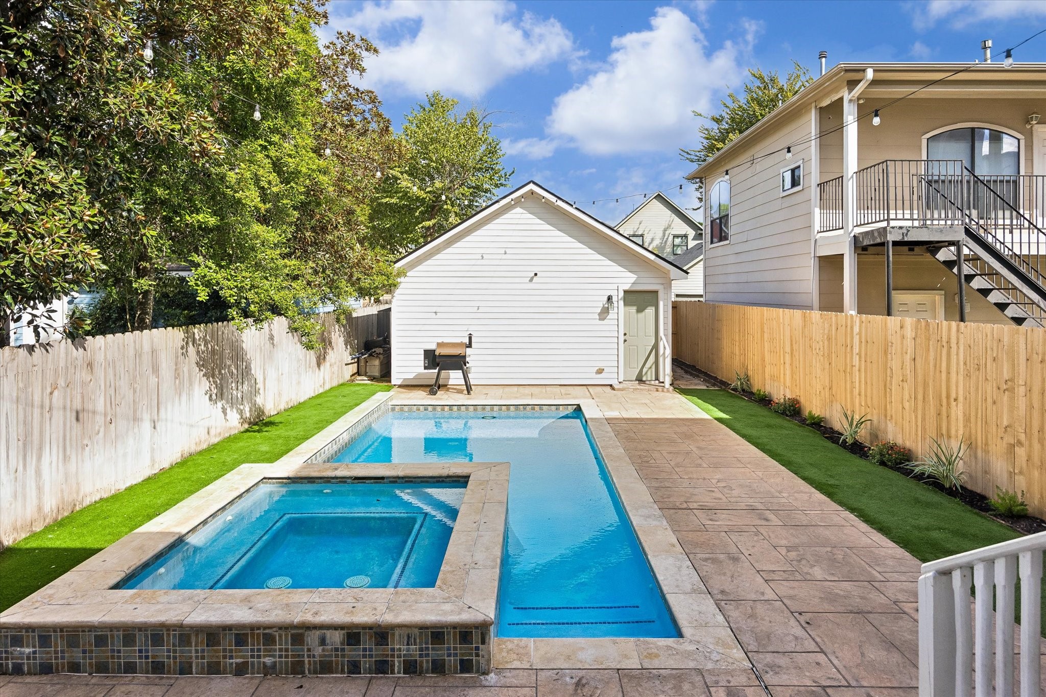1235 W 21st Street, Houston, TX 77008