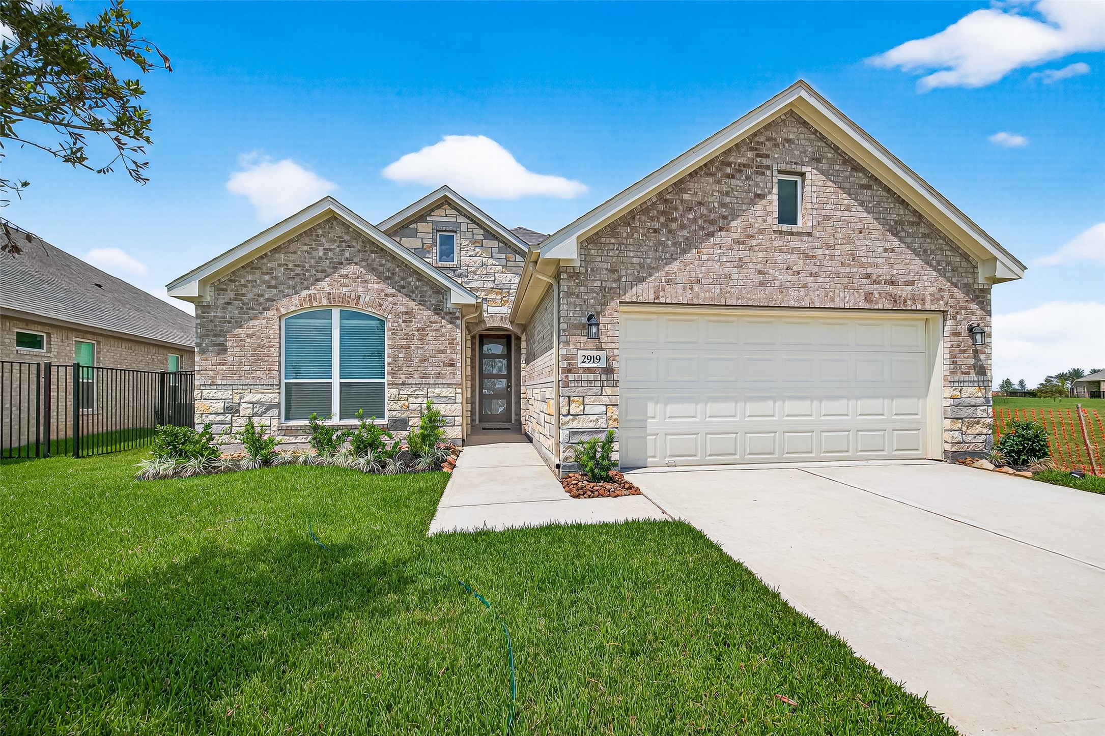 2919 Golden Isle Drive, Texas City, TX 77568 2919 Golden Isle Drive, Texas City, TX 77568