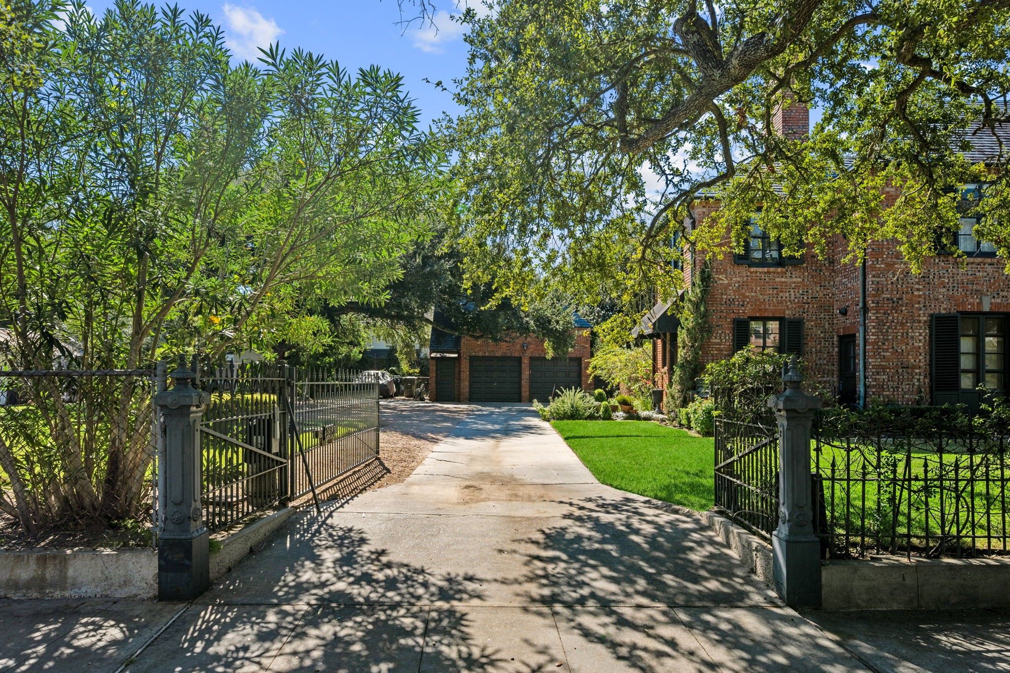 3815 Bernardo de Galvez Avenue, Galveston, TX 77550