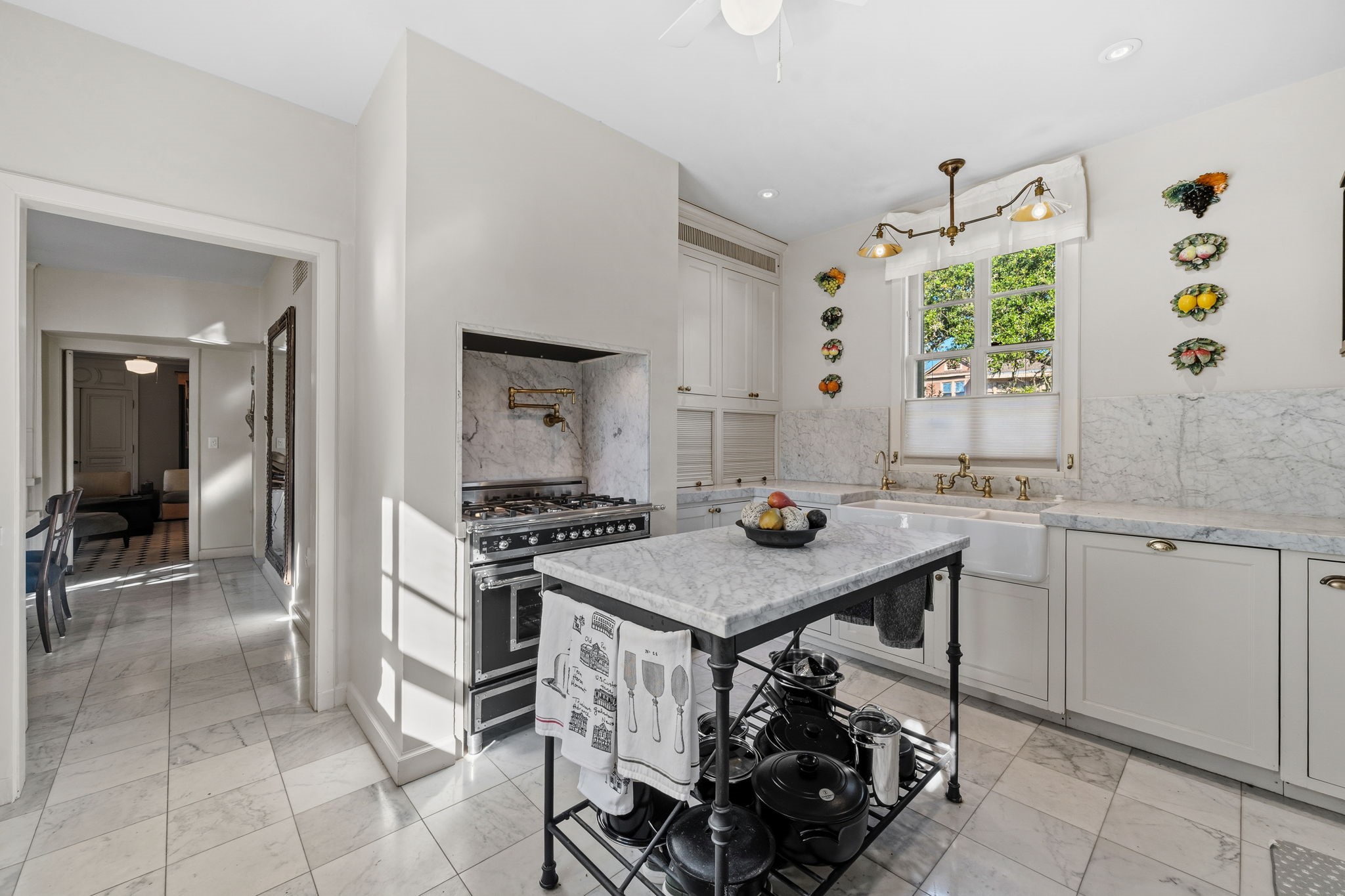 3815 Bernardo de Galvez Avenue, Galveston, TX 77550
