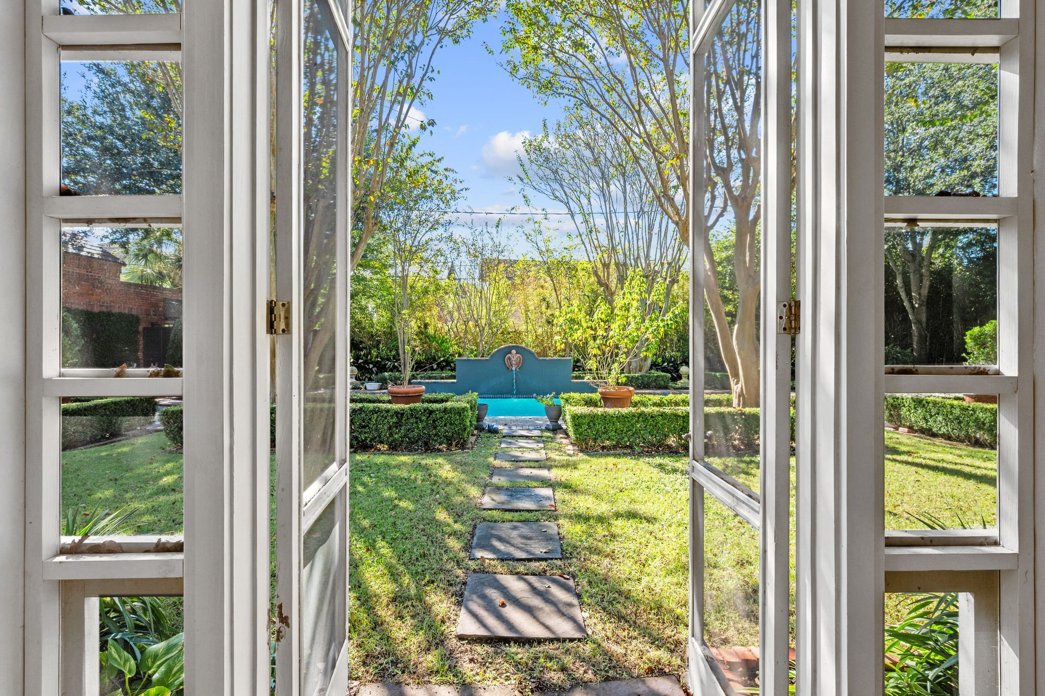 3815 Bernardo de Galvez Avenue, Galveston, TX 77550