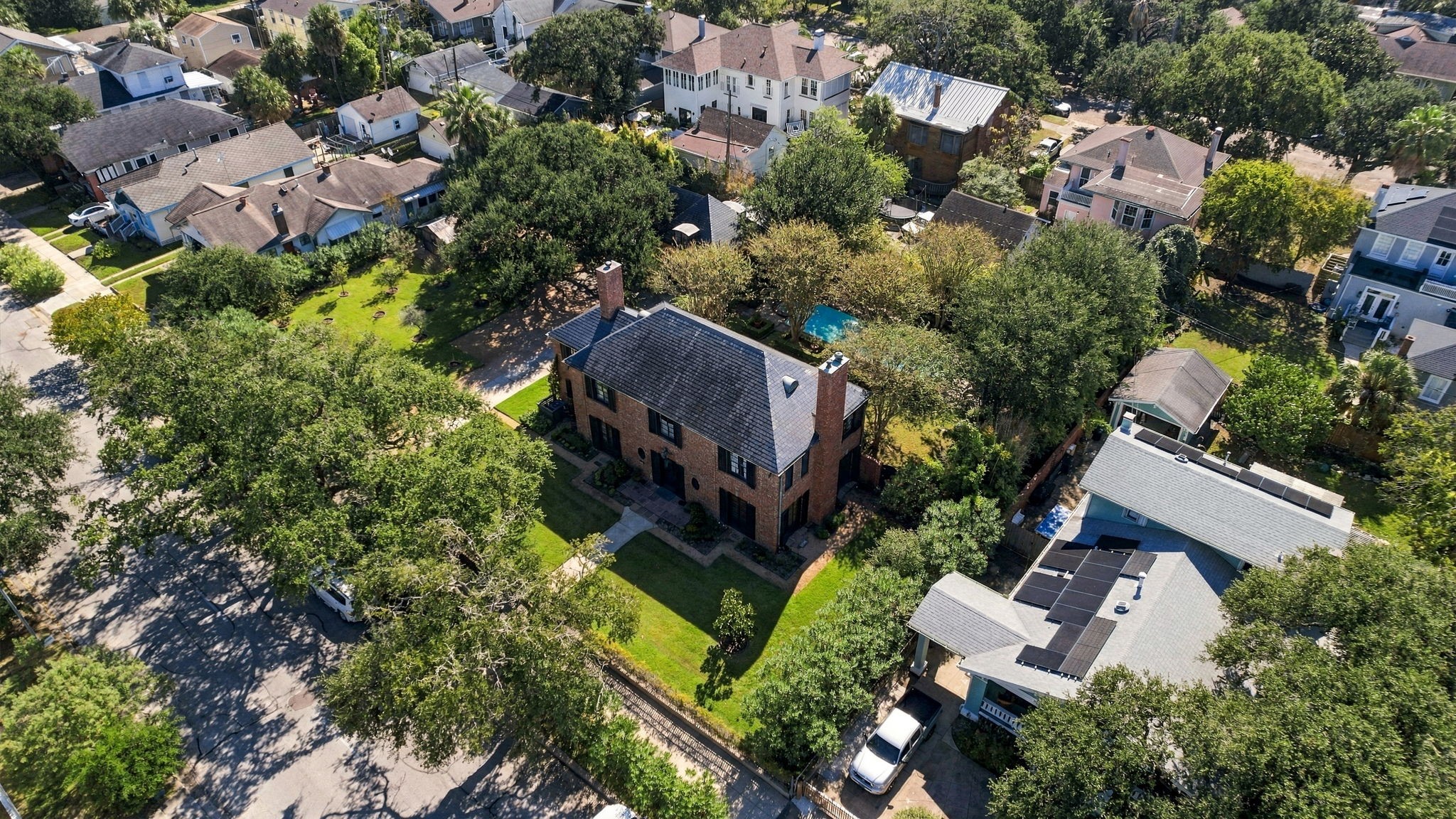 3815 Bernardo de Galvez Avenue, Galveston, TX 77550