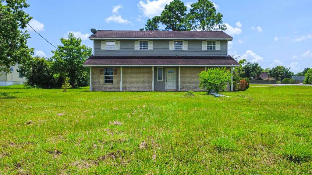 4513 S Meadows Street, Alvin, TX 77511