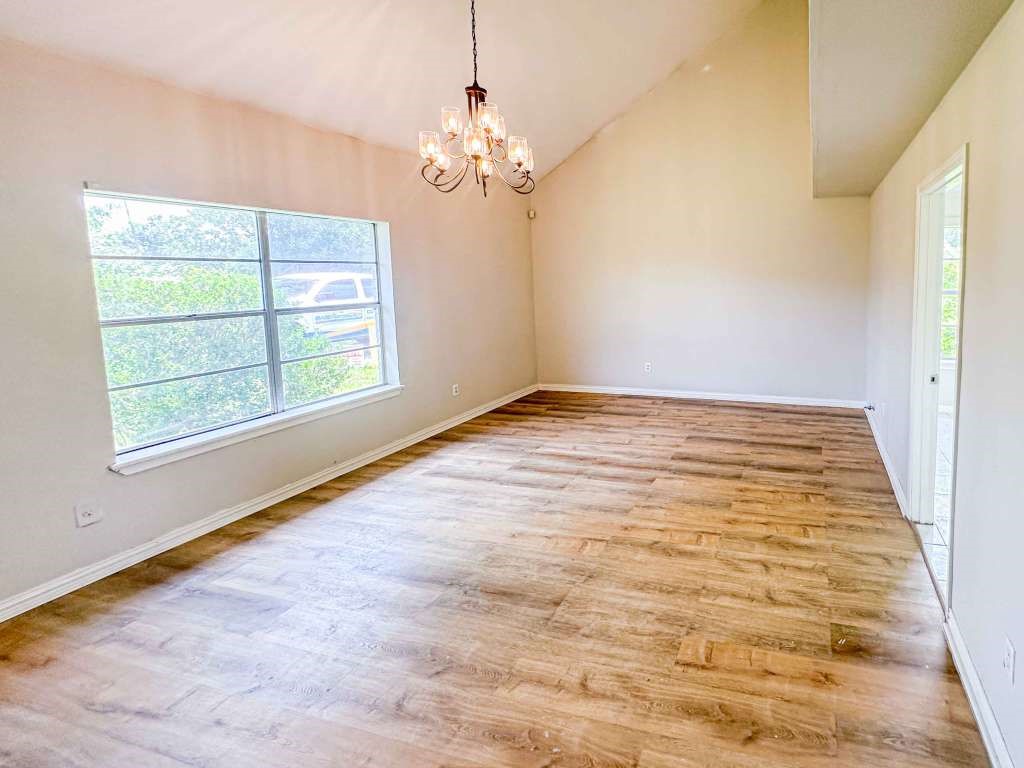 4513 S Meadows Street, Alvin, TX 77511
