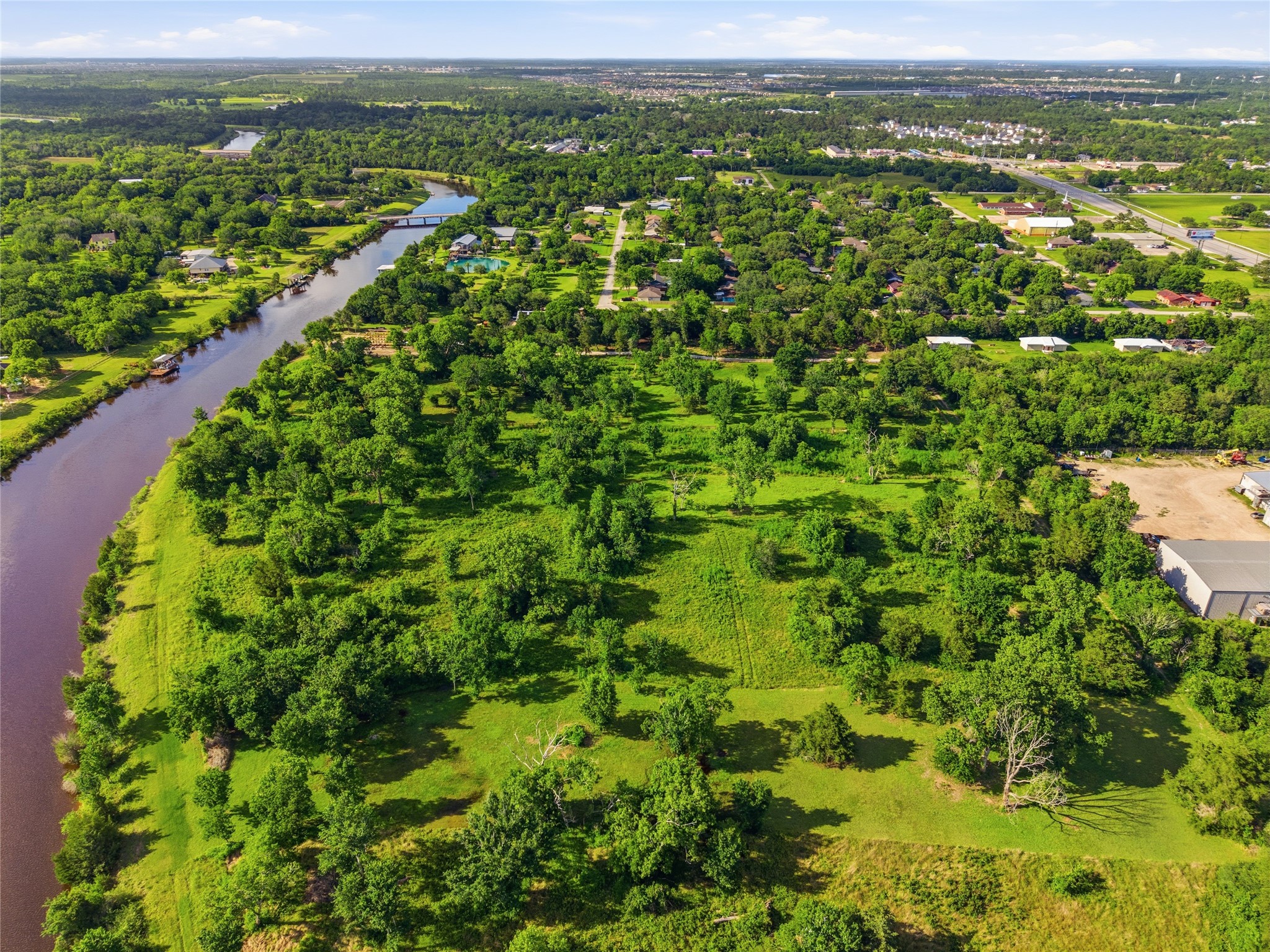 7334 Custer Street, Hitchcock, TX 77563