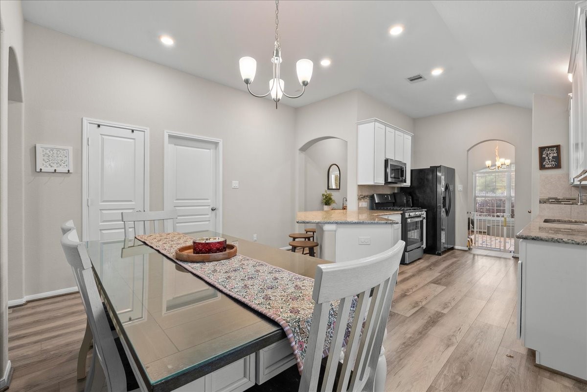 732 Cedar Gate Lane, La Marque, TX 77568