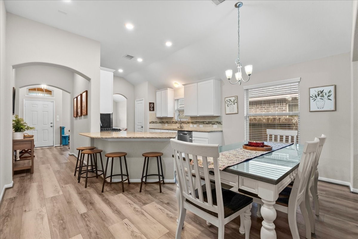 732 Cedar Gate Lane, La Marque, TX 77568