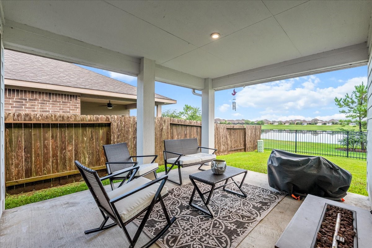 732 Cedar Gate Lane, La Marque, TX 77568