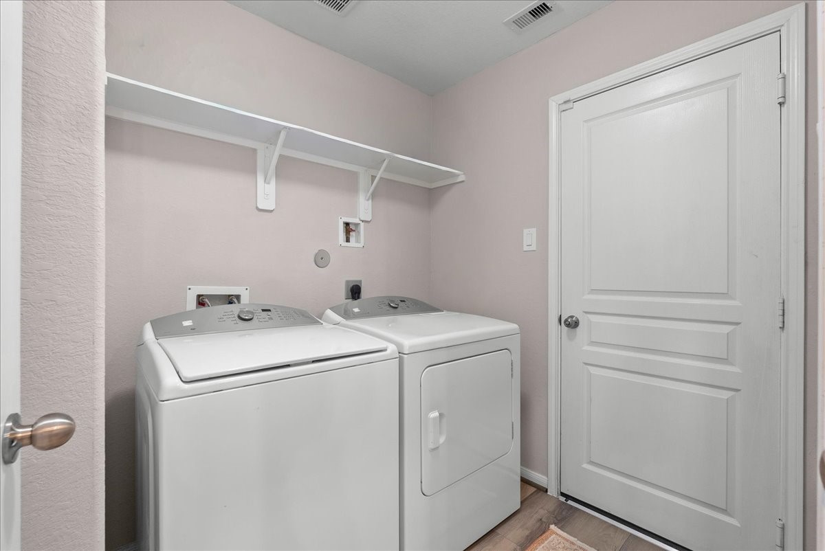 732 Cedar Gate Lane, La Marque, TX 77568