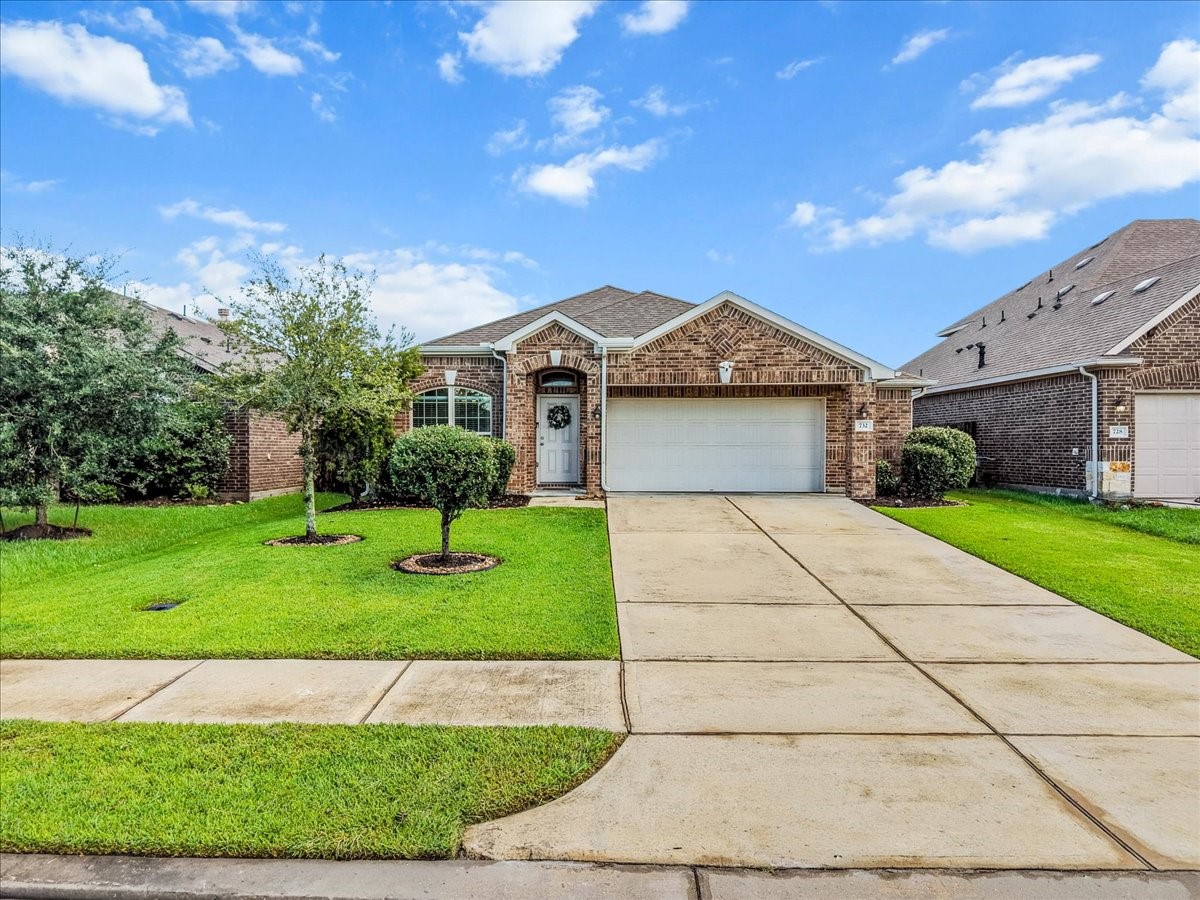 732 Cedar Gate Lane, La Marque, TX 77568