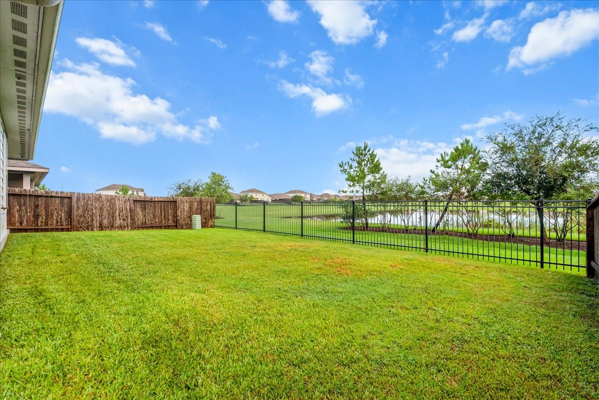 732 Cedar Gate Lane, La Marque, TX 77568