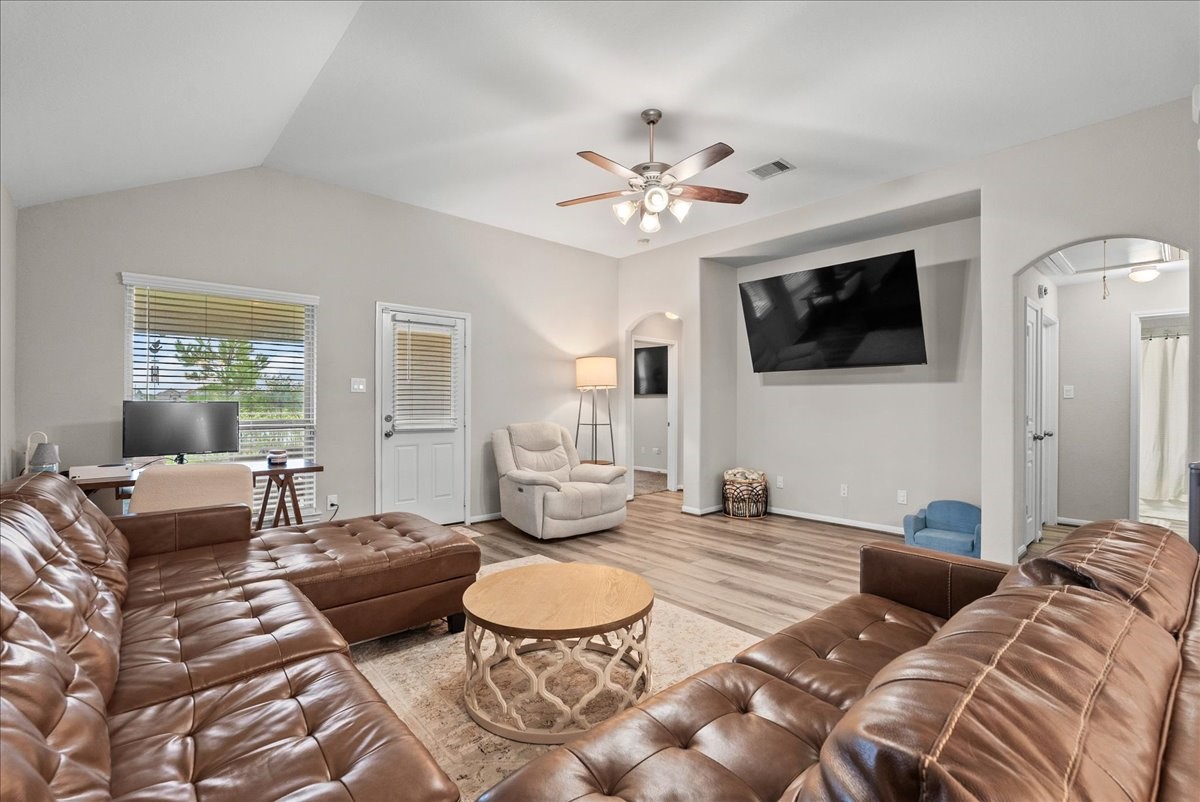 732 Cedar Gate Lane, La Marque, TX 77568