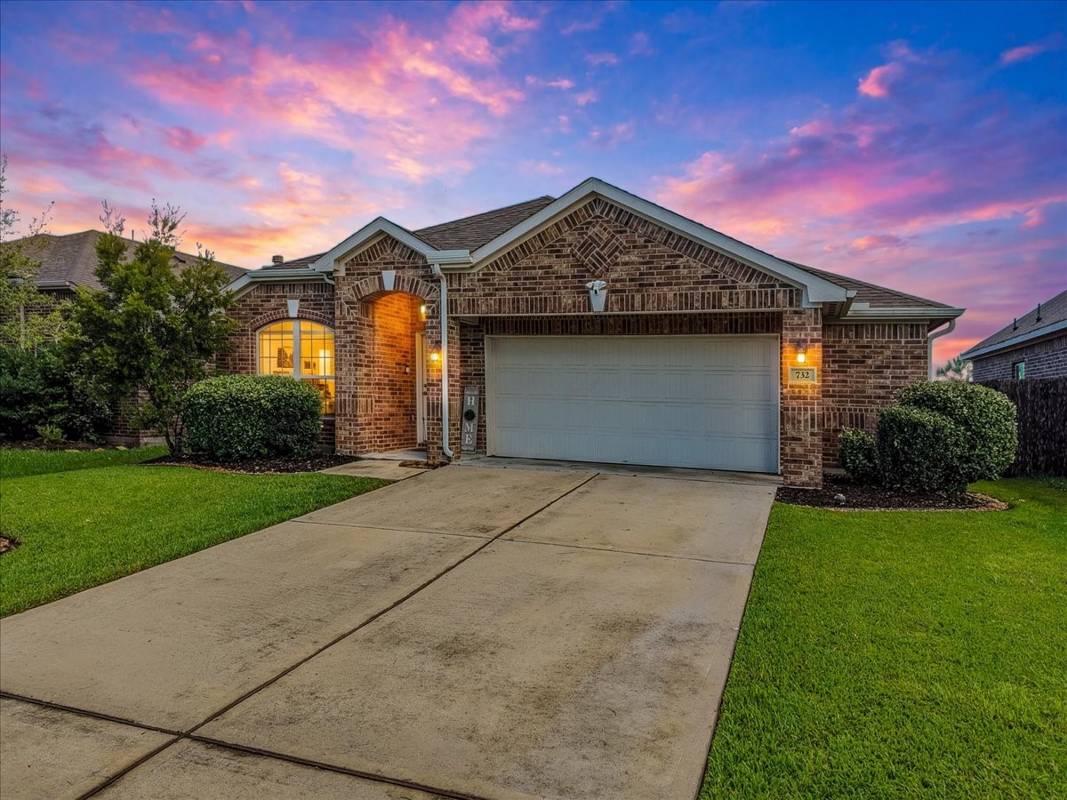 732 Cedar Gate Lane, La Marque, TX 77568