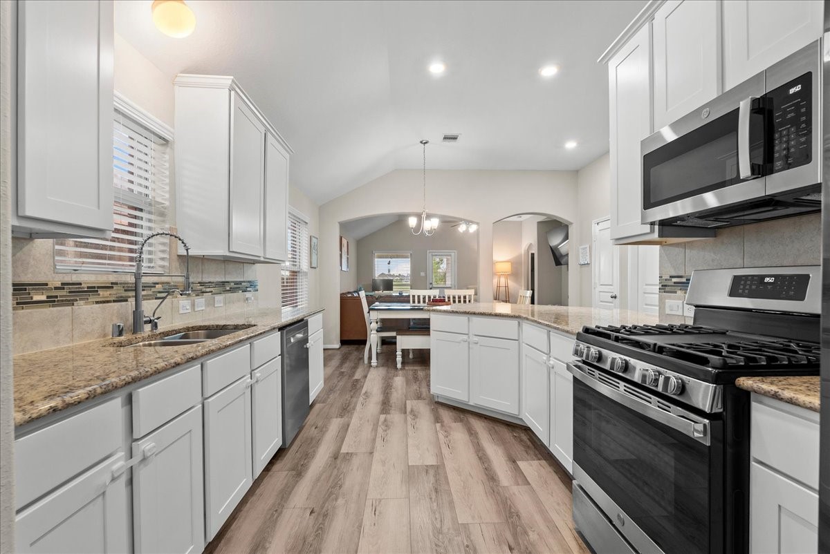 732 Cedar Gate Lane, La Marque, TX 77568