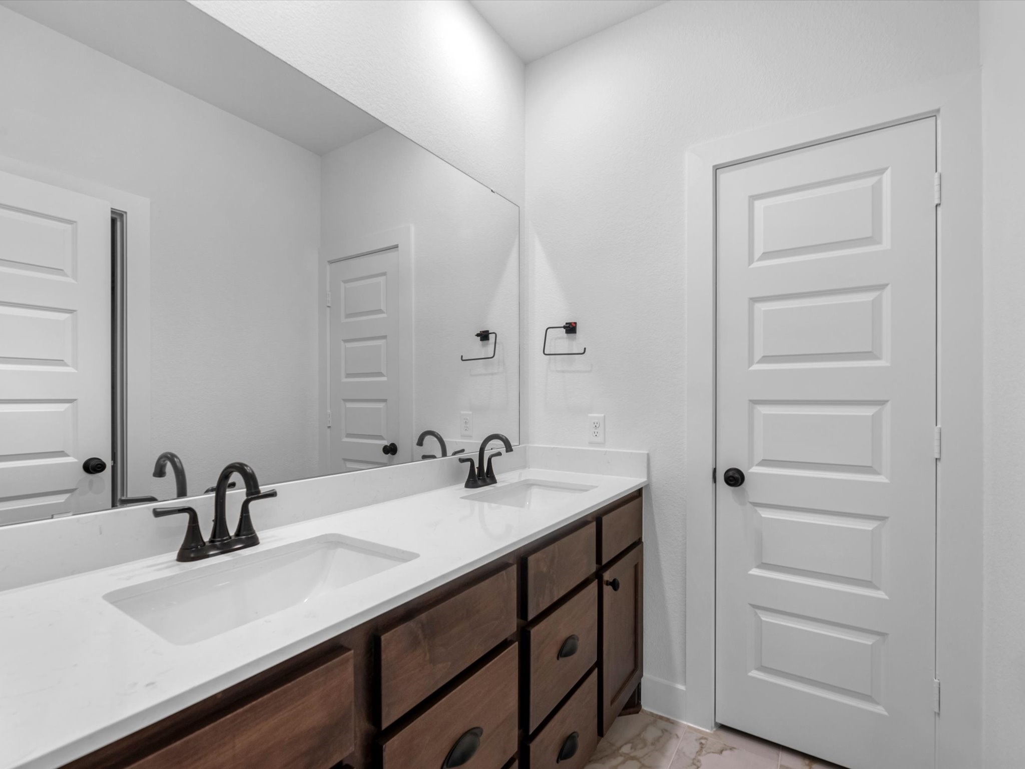 2718 Crown Ridge Drive, Missouri City, TX 77459